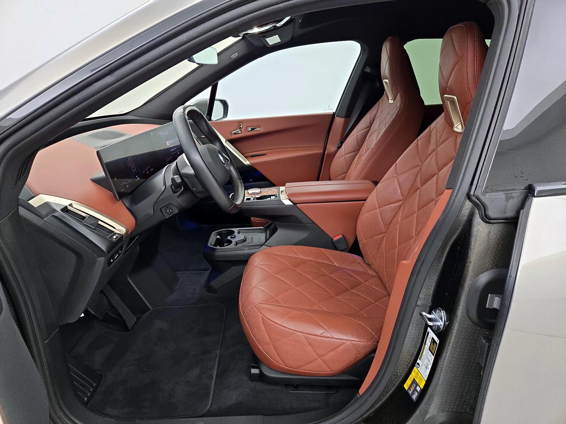 Thumbnail: 2023 BMW iX - 11