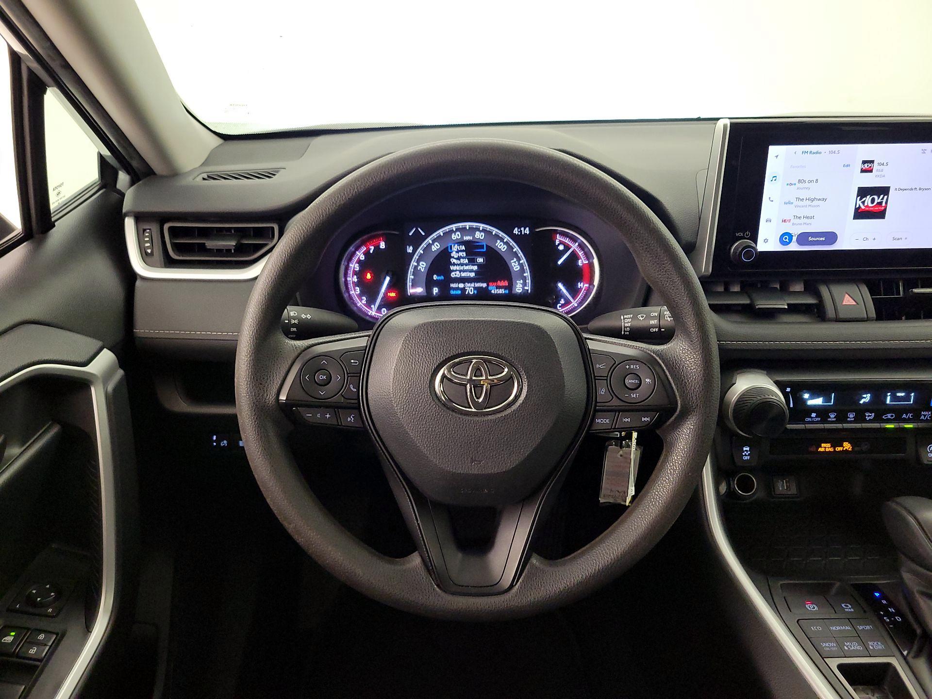 Thumbnail: 2024 Toyota RAV4 - 10