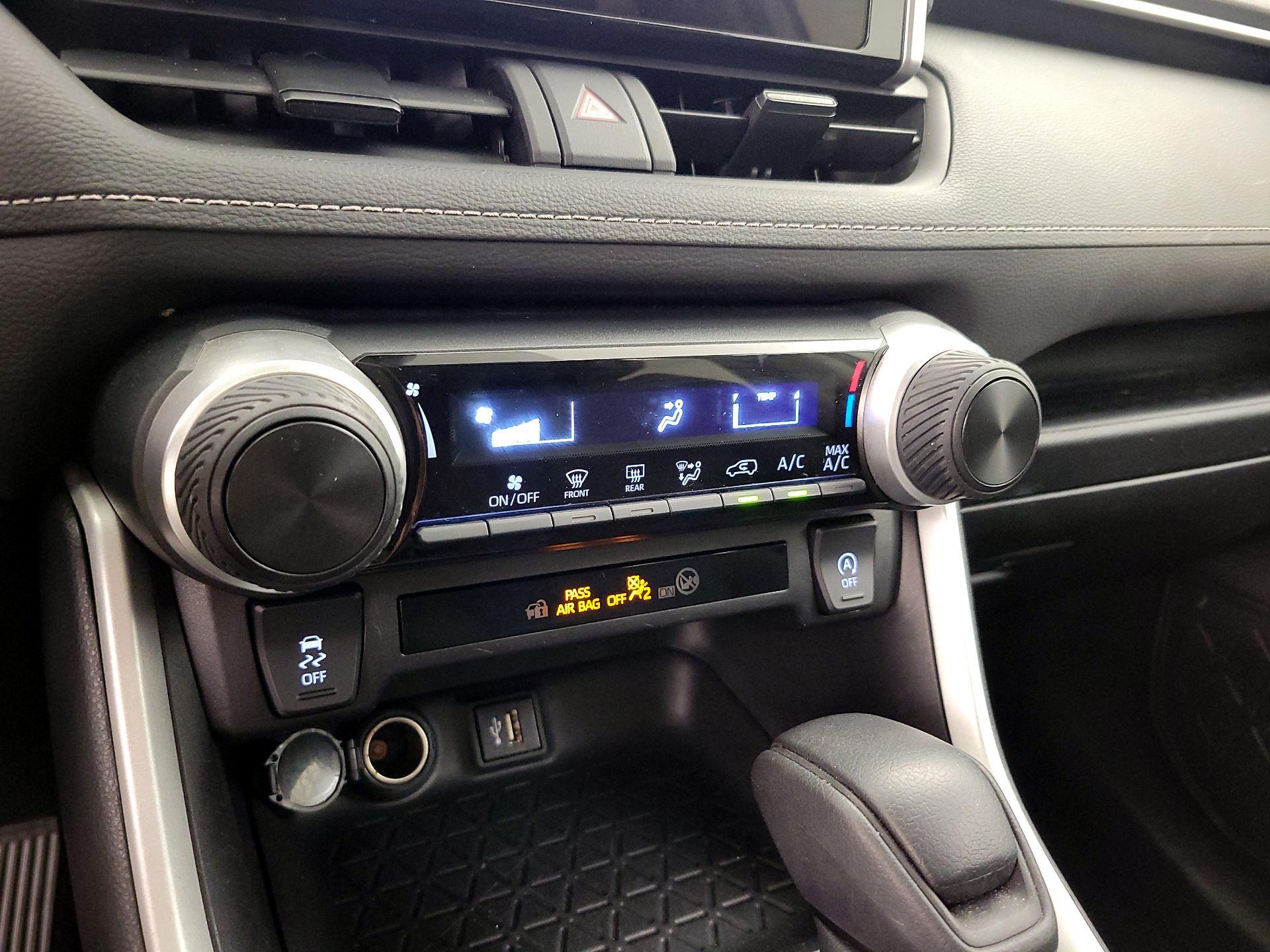 Thumbnail: 2024 Toyota RAV4 - 16