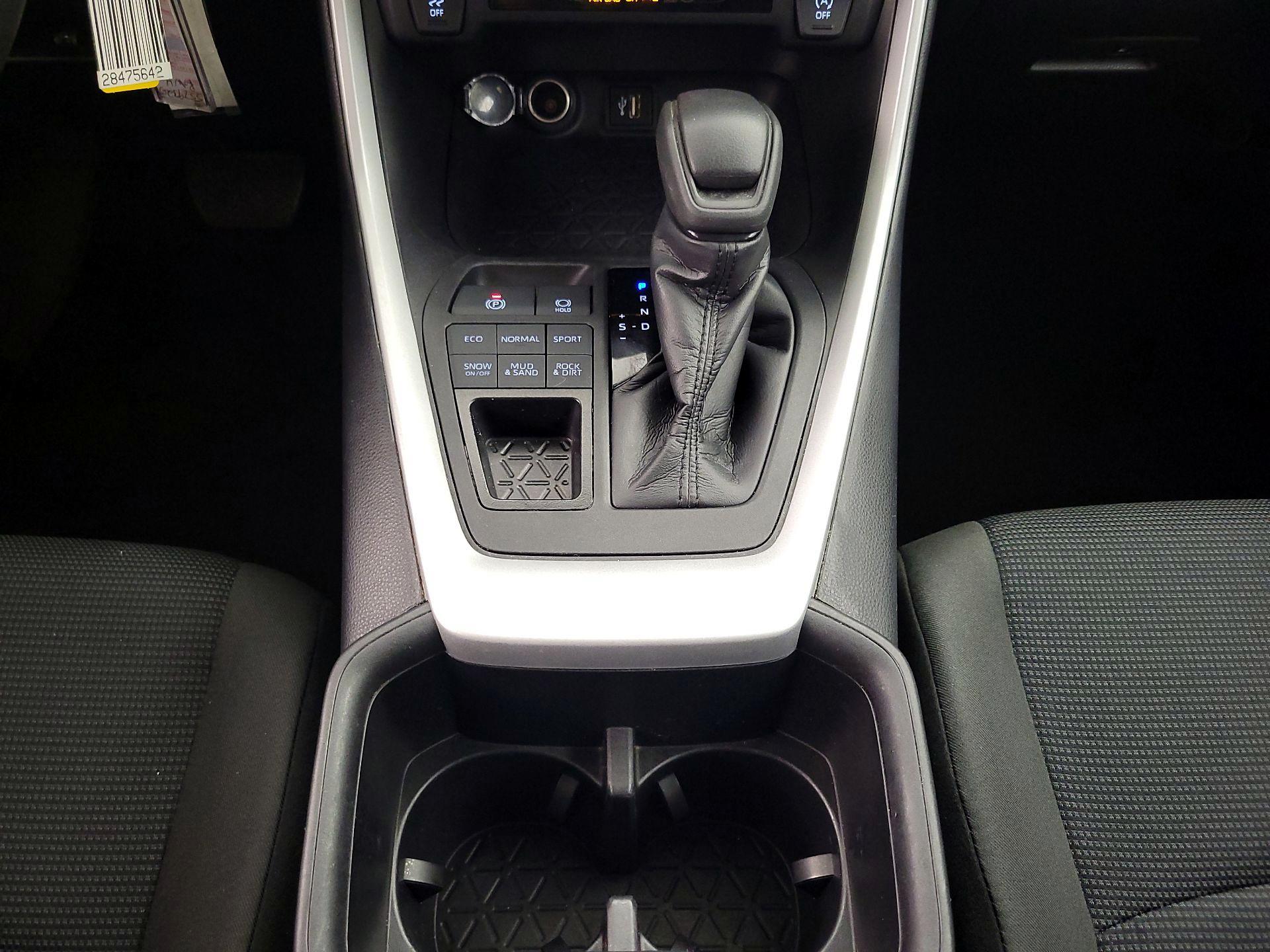 Thumbnail: 2024 Toyota RAV4 - 17