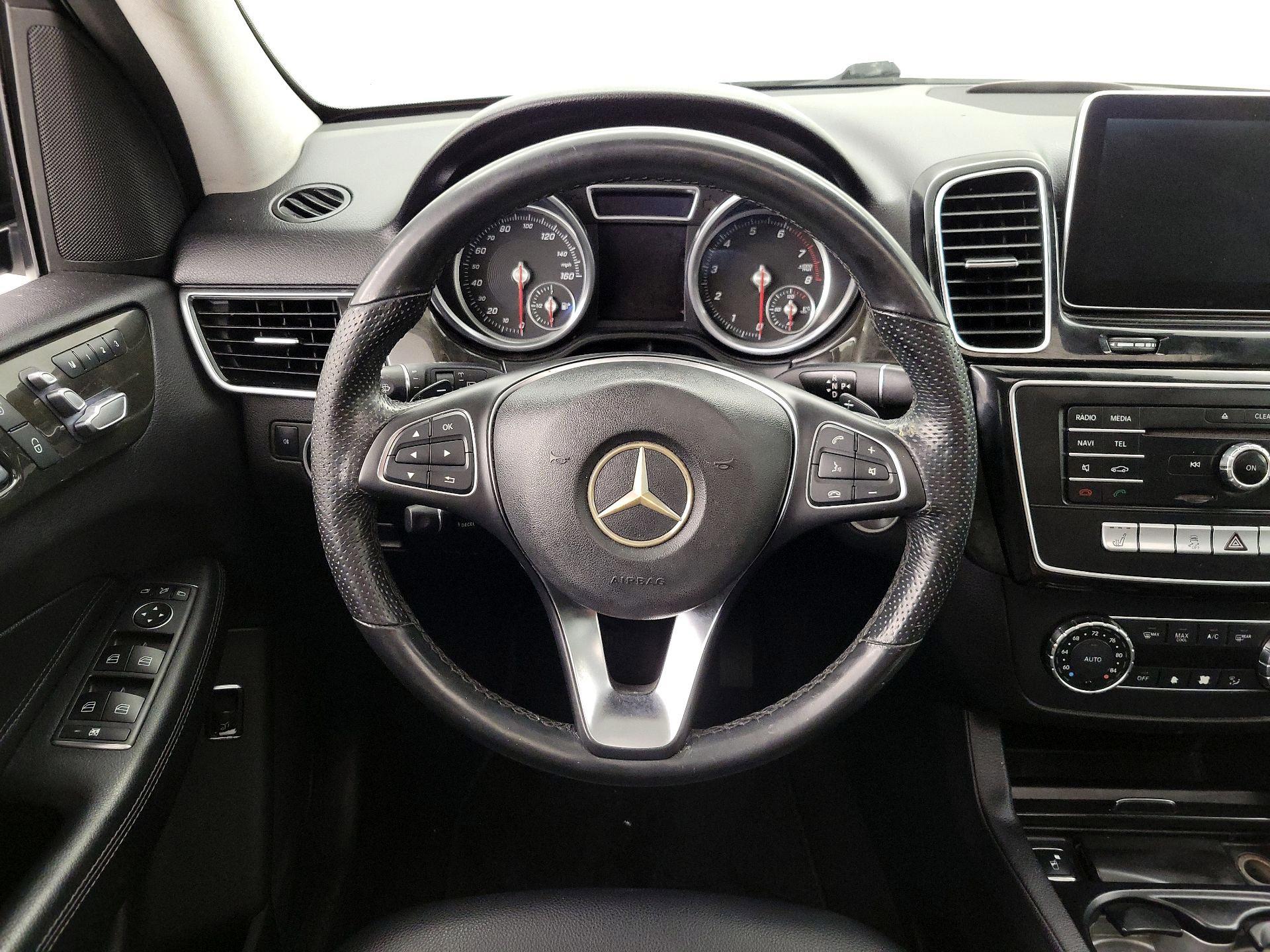 Thumbnail: 2016 Mercedes-Benz GLE - 10