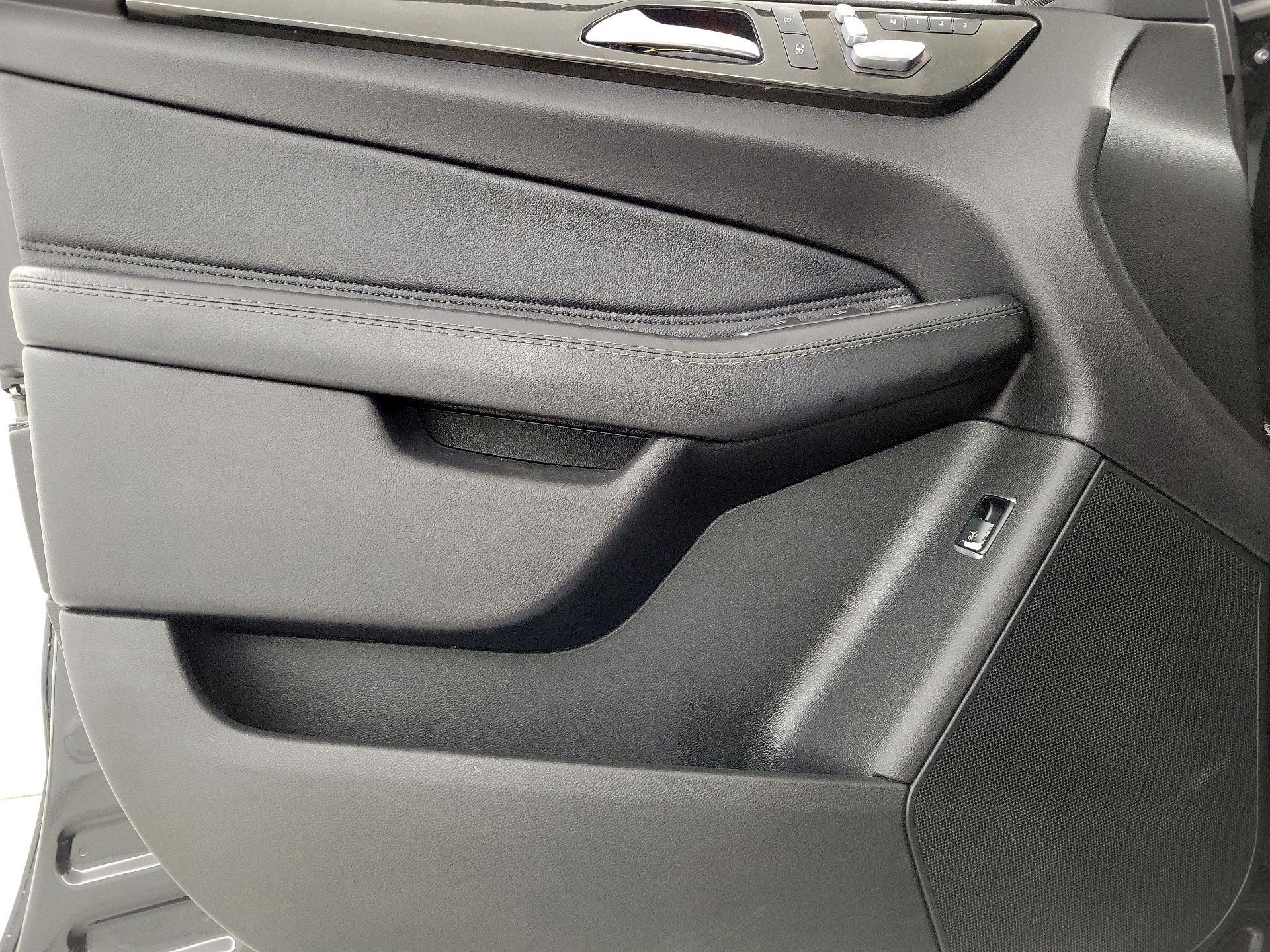 Thumbnail: 2016 Mercedes-Benz GLE - 12