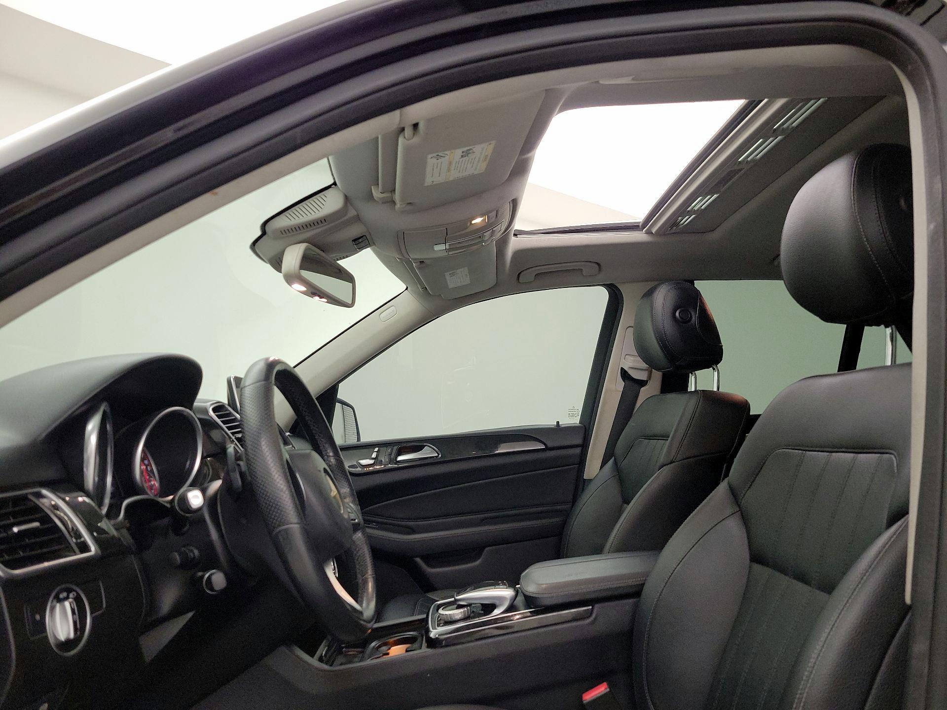 Thumbnail: 2016 Mercedes-Benz GLE - 19