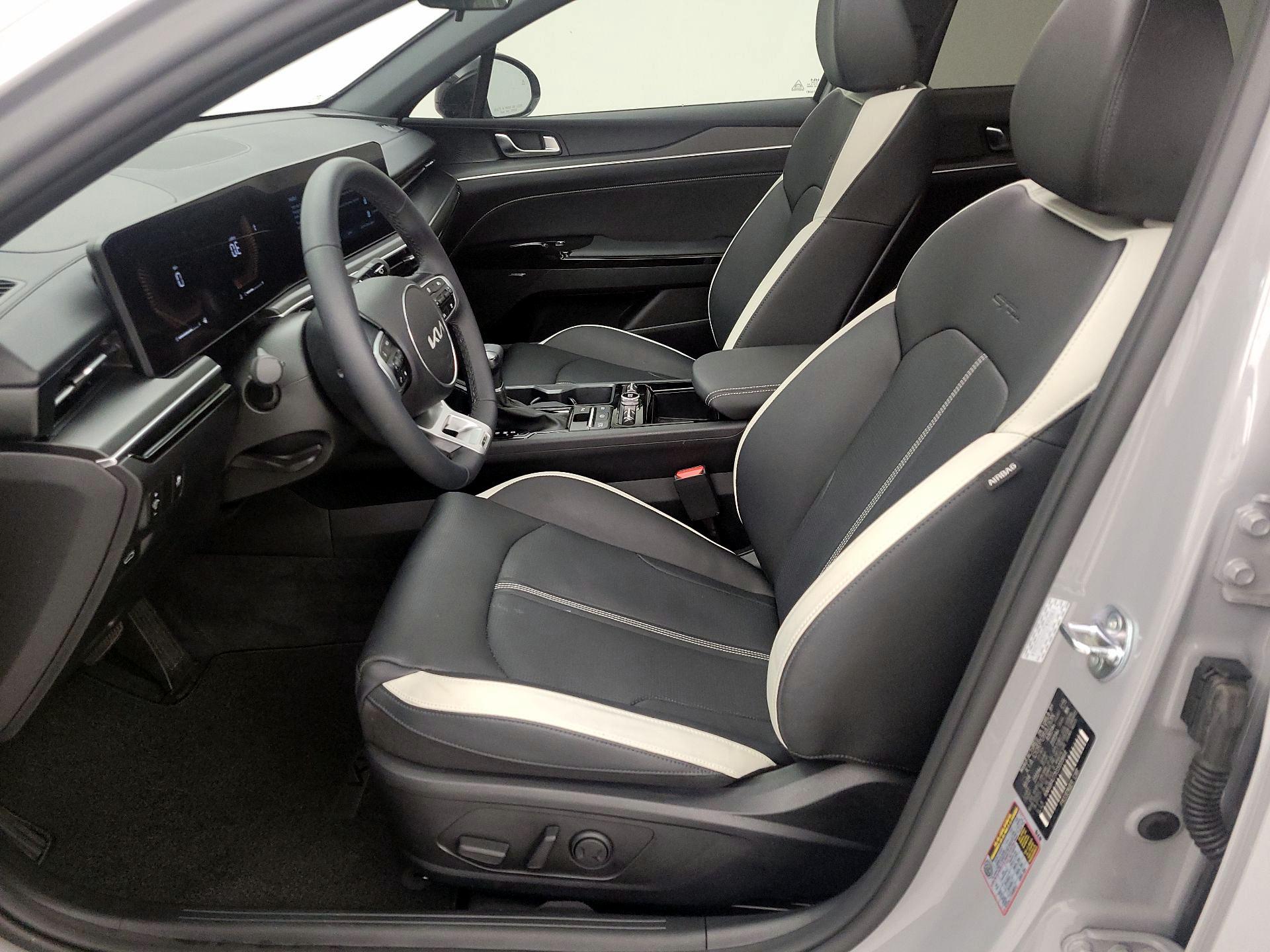 Thumbnail: 2025 Kia K5 - 11