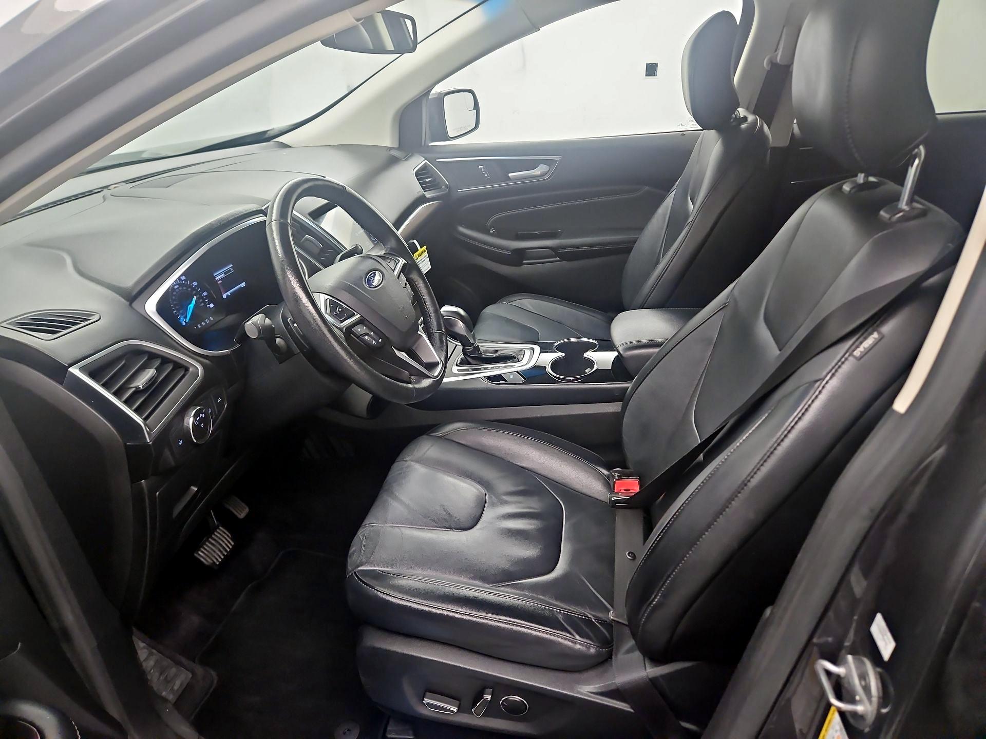 Thumbnail: 2016 Ford Edge - 11