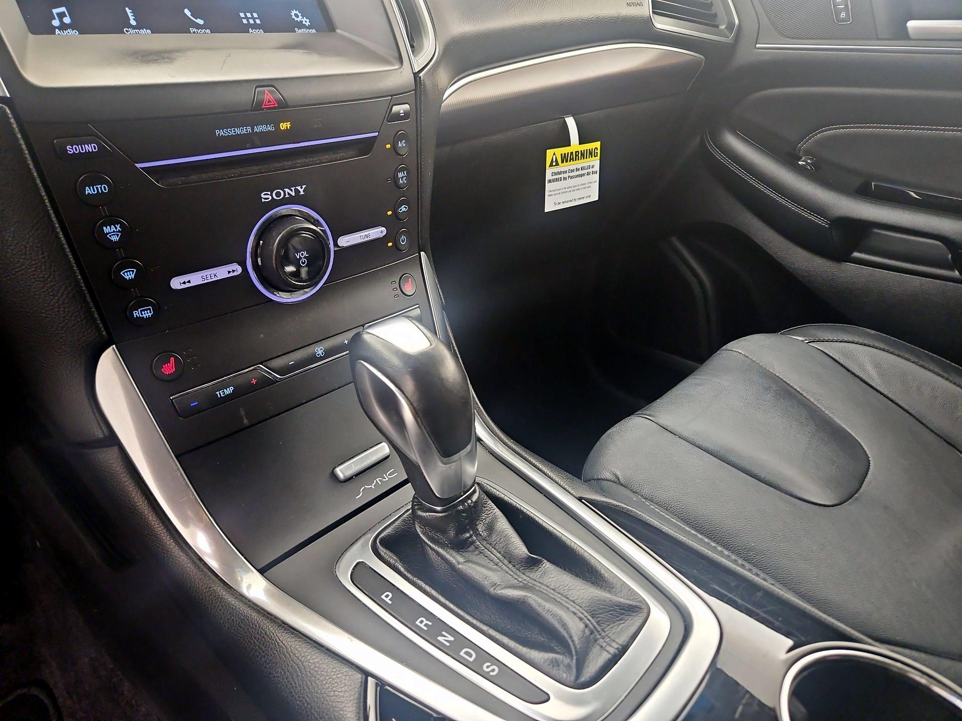 Thumbnail: 2016 Ford Edge - 15