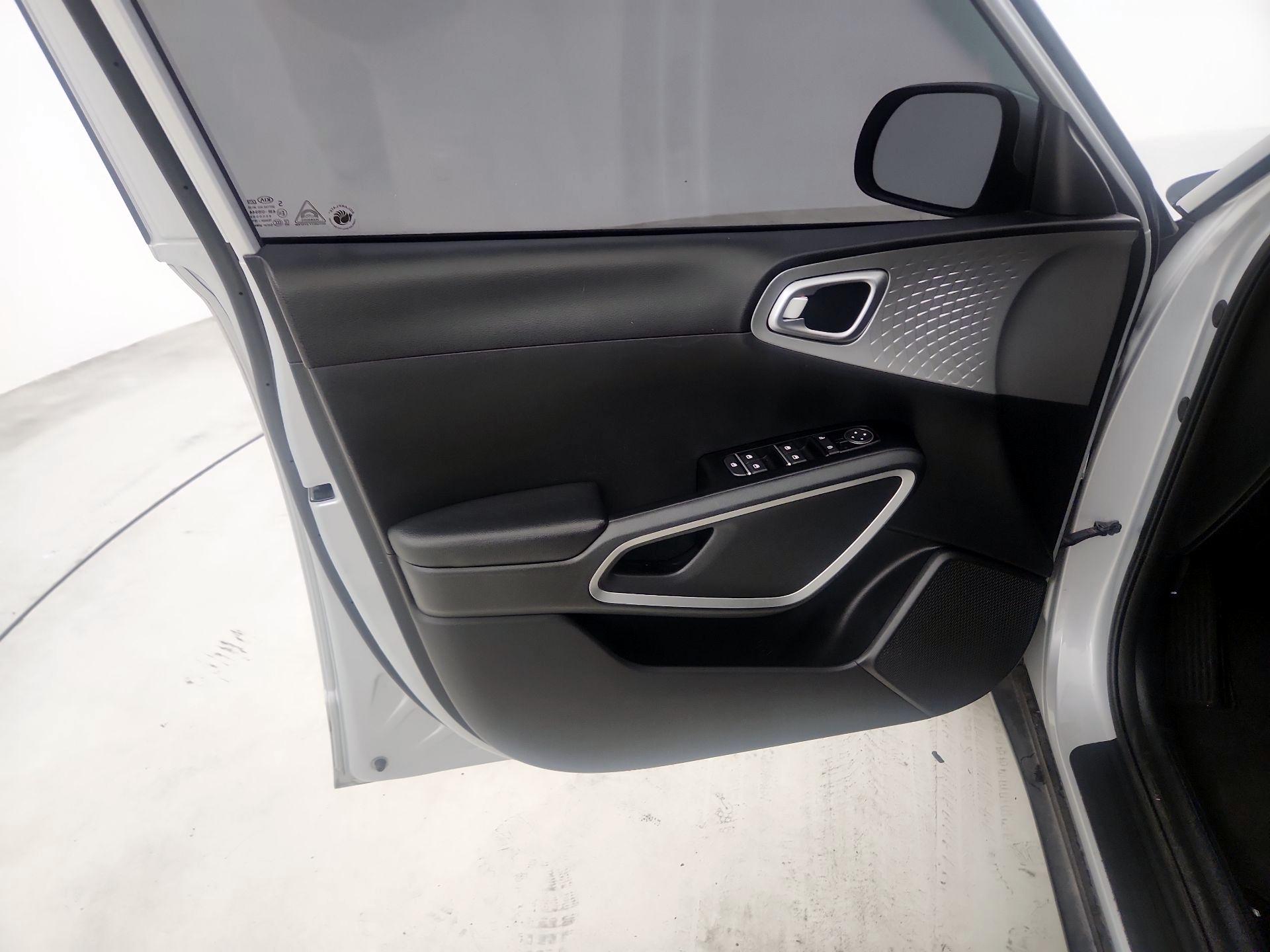 Thumbnail: 2021 Kia Soul - 10