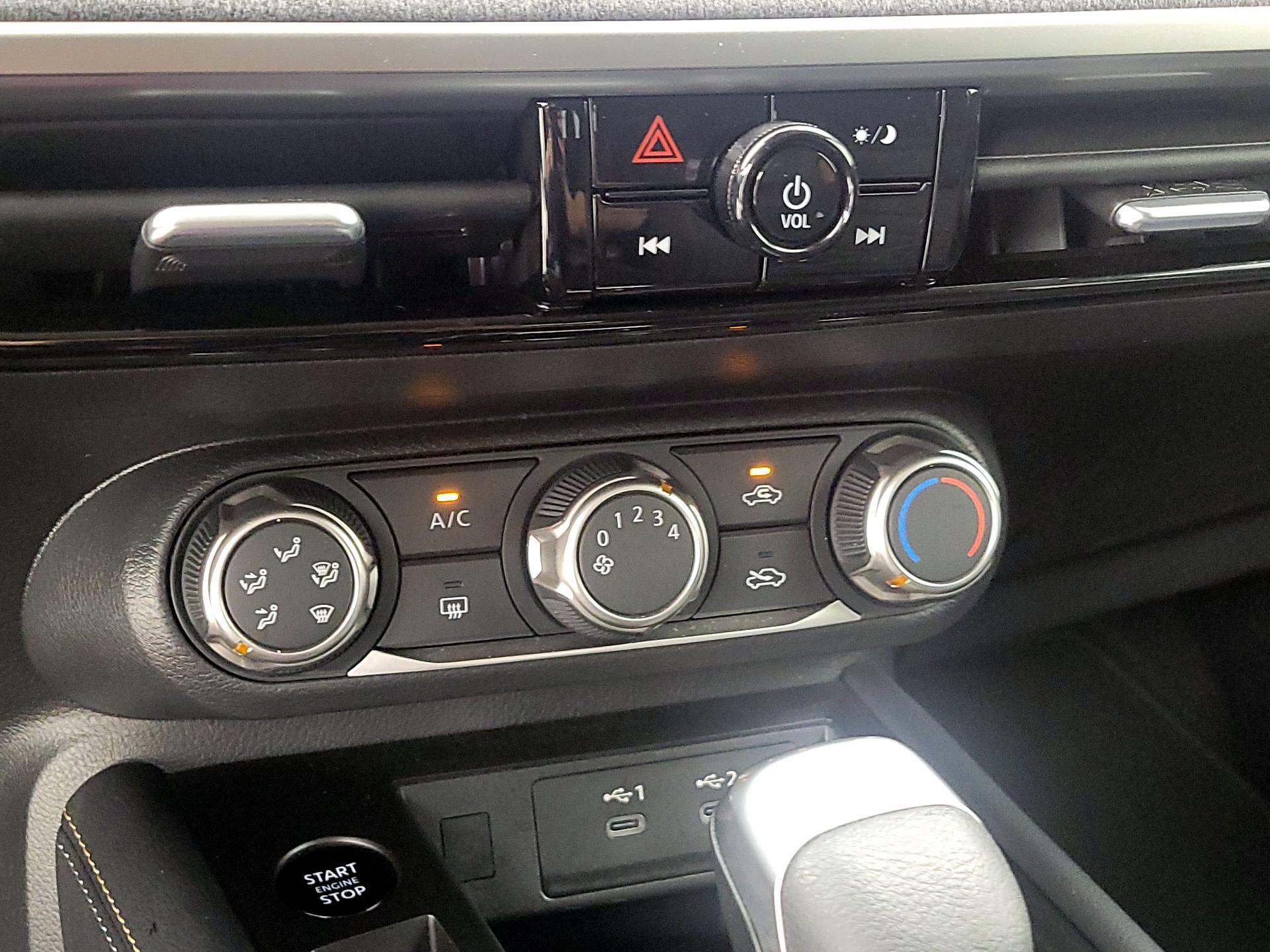 Thumbnail: 2025 Nissan Kicks - 15