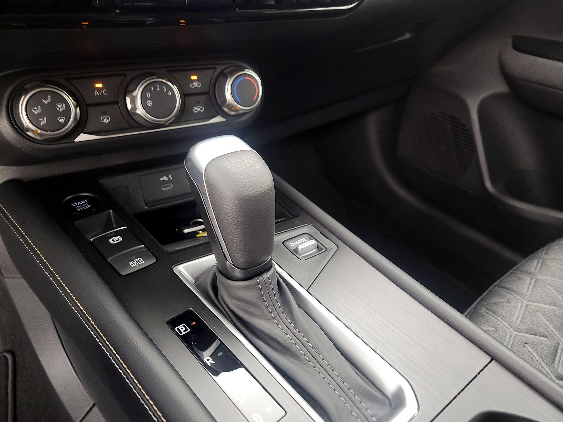 Thumbnail: 2025 Nissan Kicks - 16