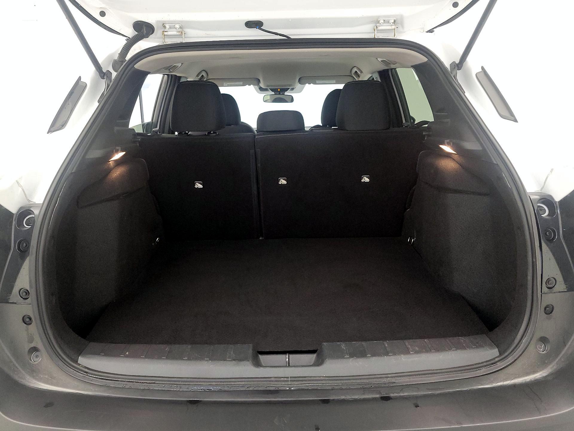 Thumbnail: 2025 Nissan Kicks - 19