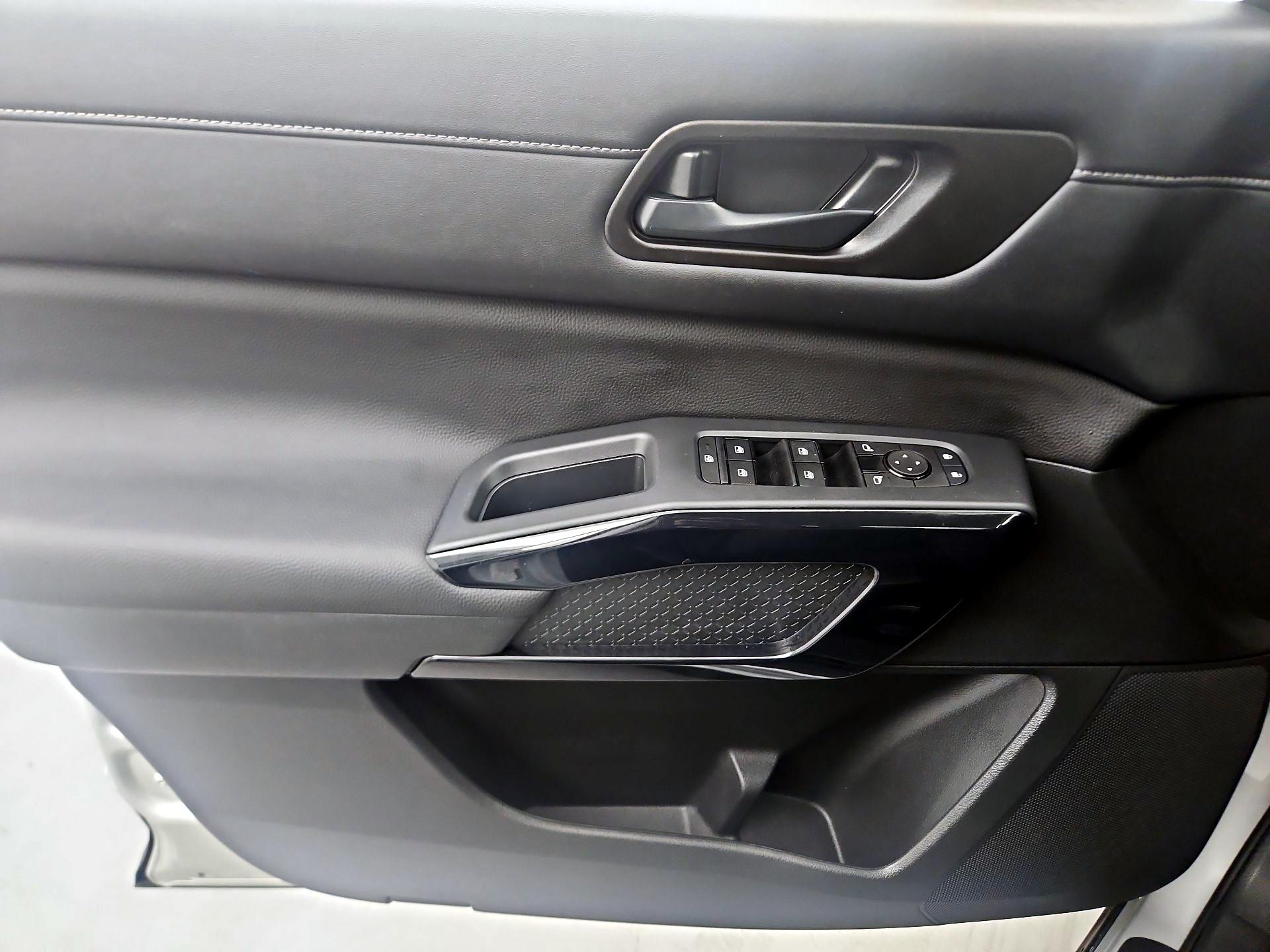 Thumbnail: 2025 Nissan Pathfinder - 12