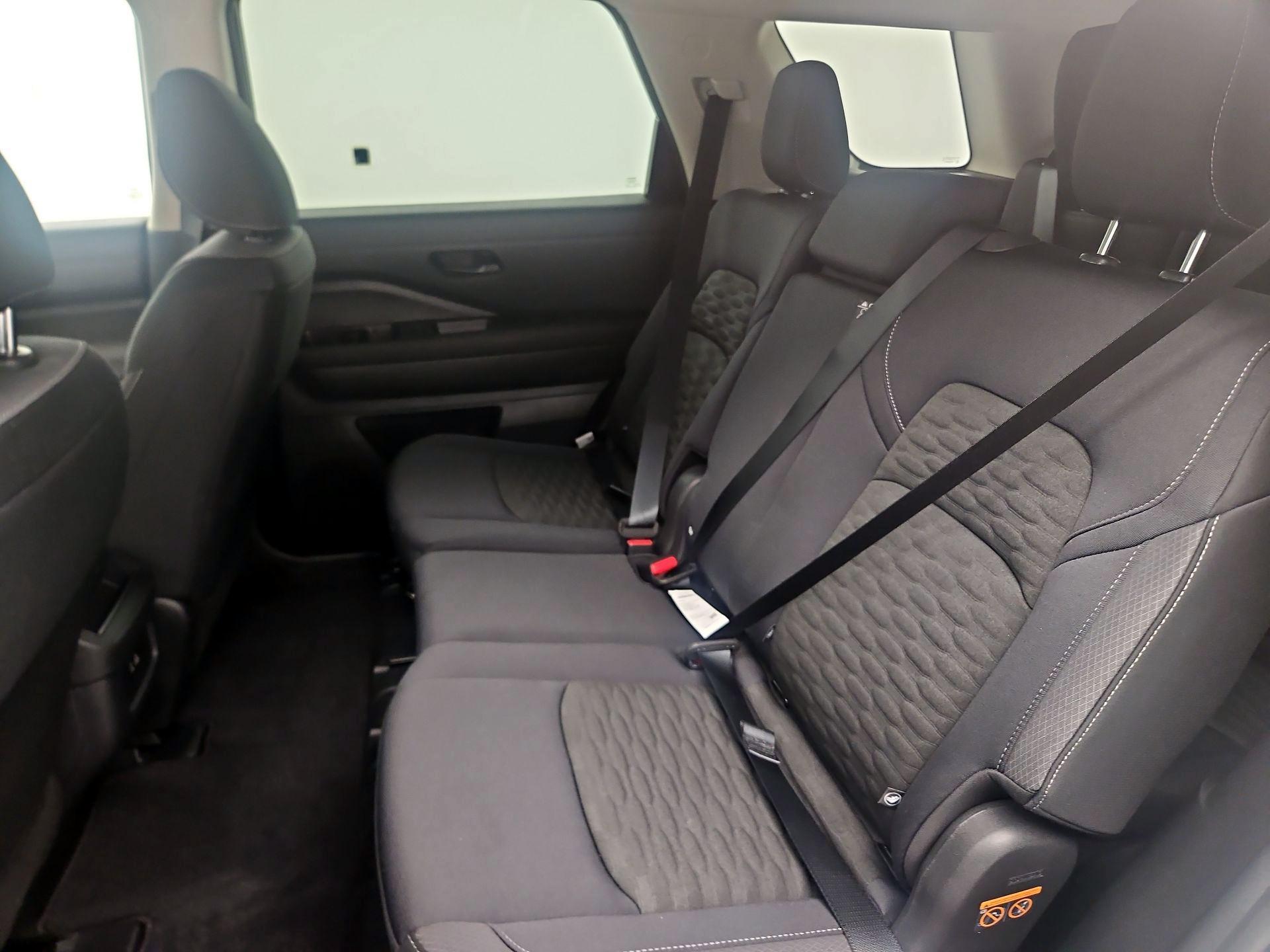 Thumbnail: 2025 Nissan Pathfinder - 18