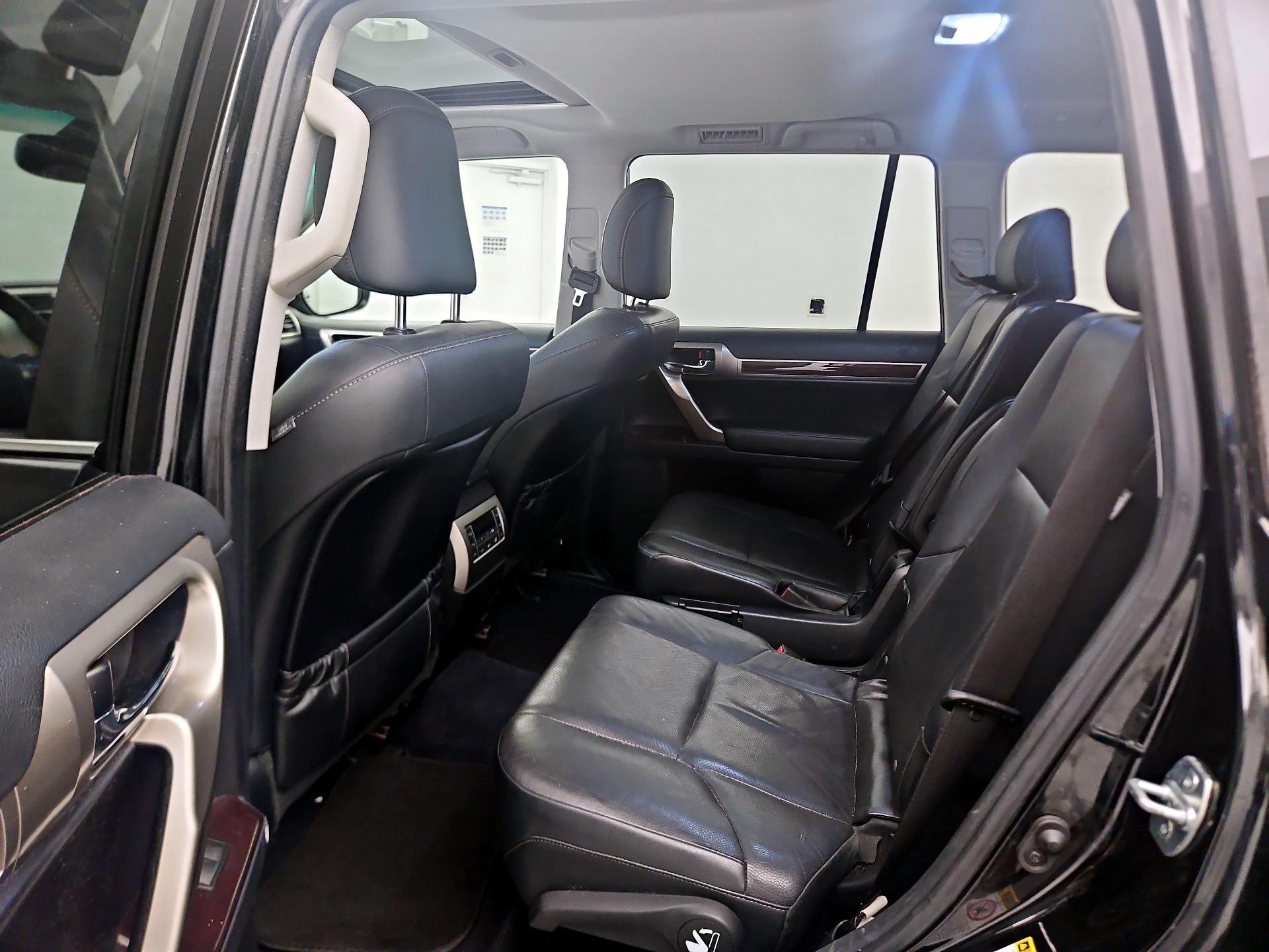 Thumbnail: 2019 Lexus GX - 19