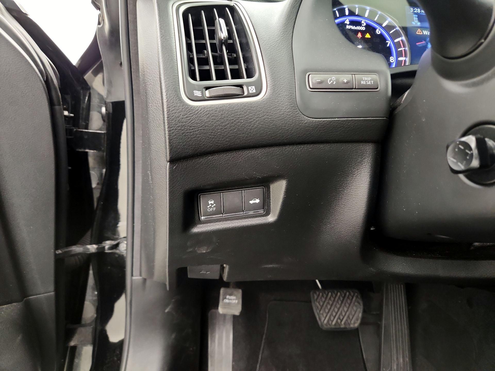 Thumbnail: 2017 INFINITI Q60 - 13