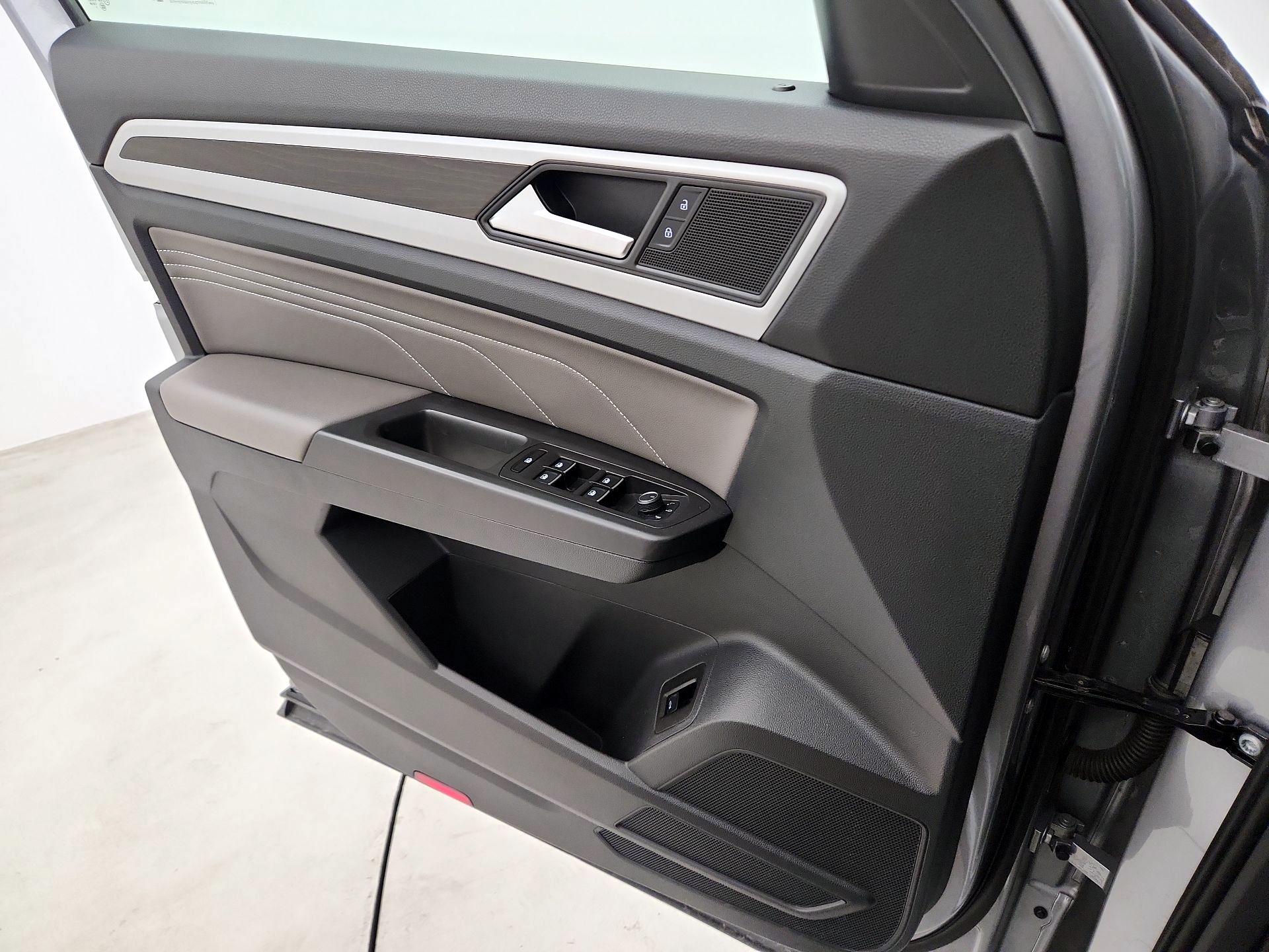 Thumbnail: 2022 Volkswagen Atlas - 10