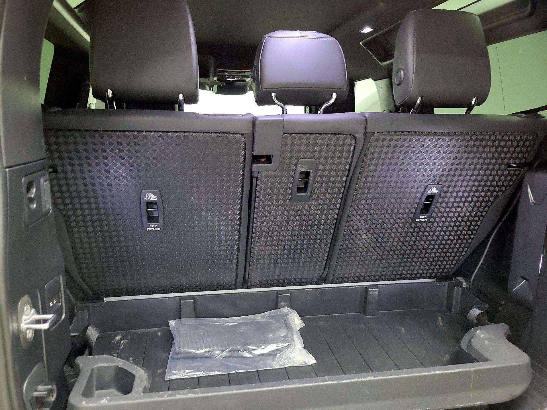 Thumbnail: 2024 Land Rover Defender - 20