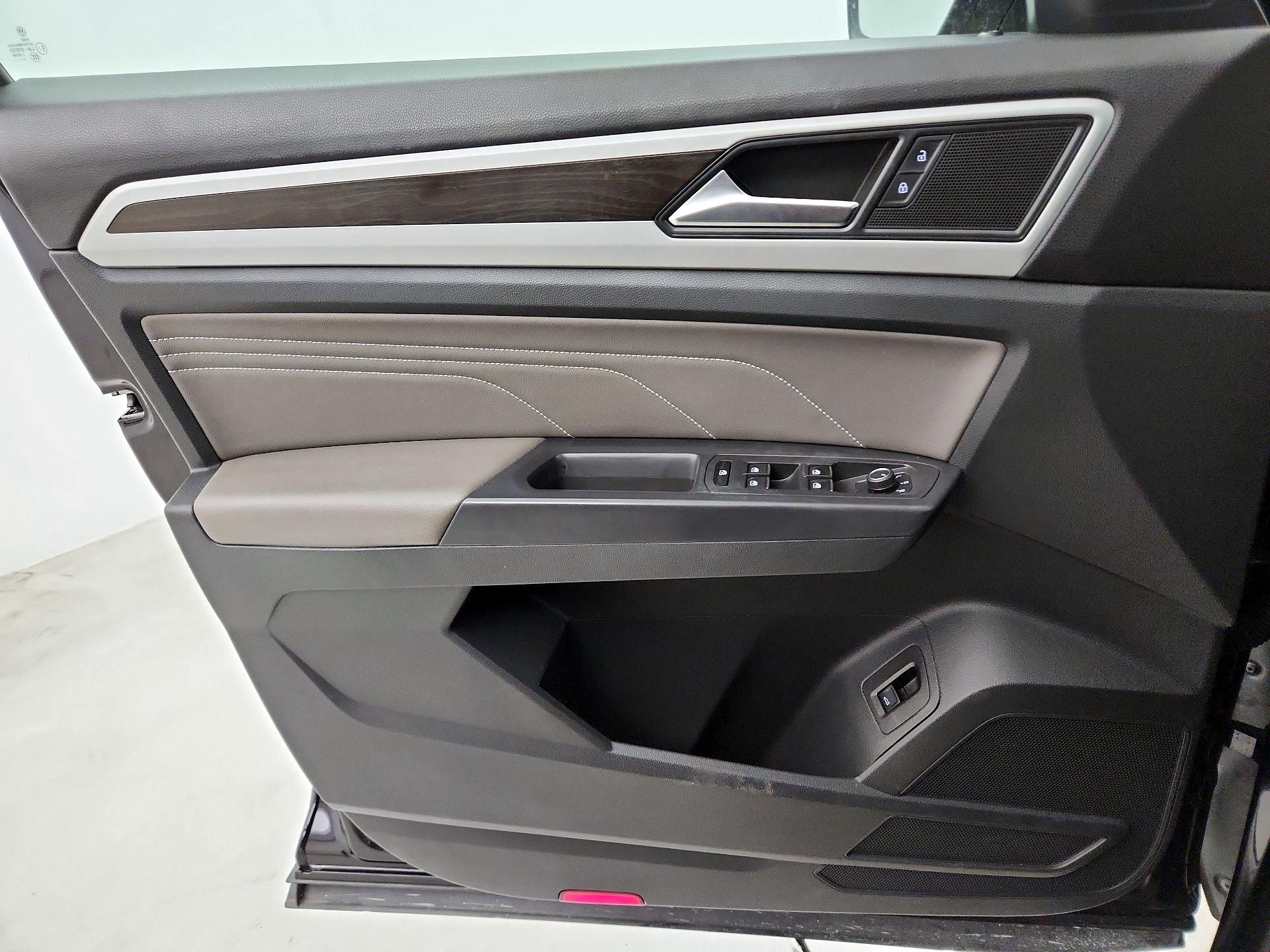 Thumbnail: 2021 Volkswagen Atlas - 10