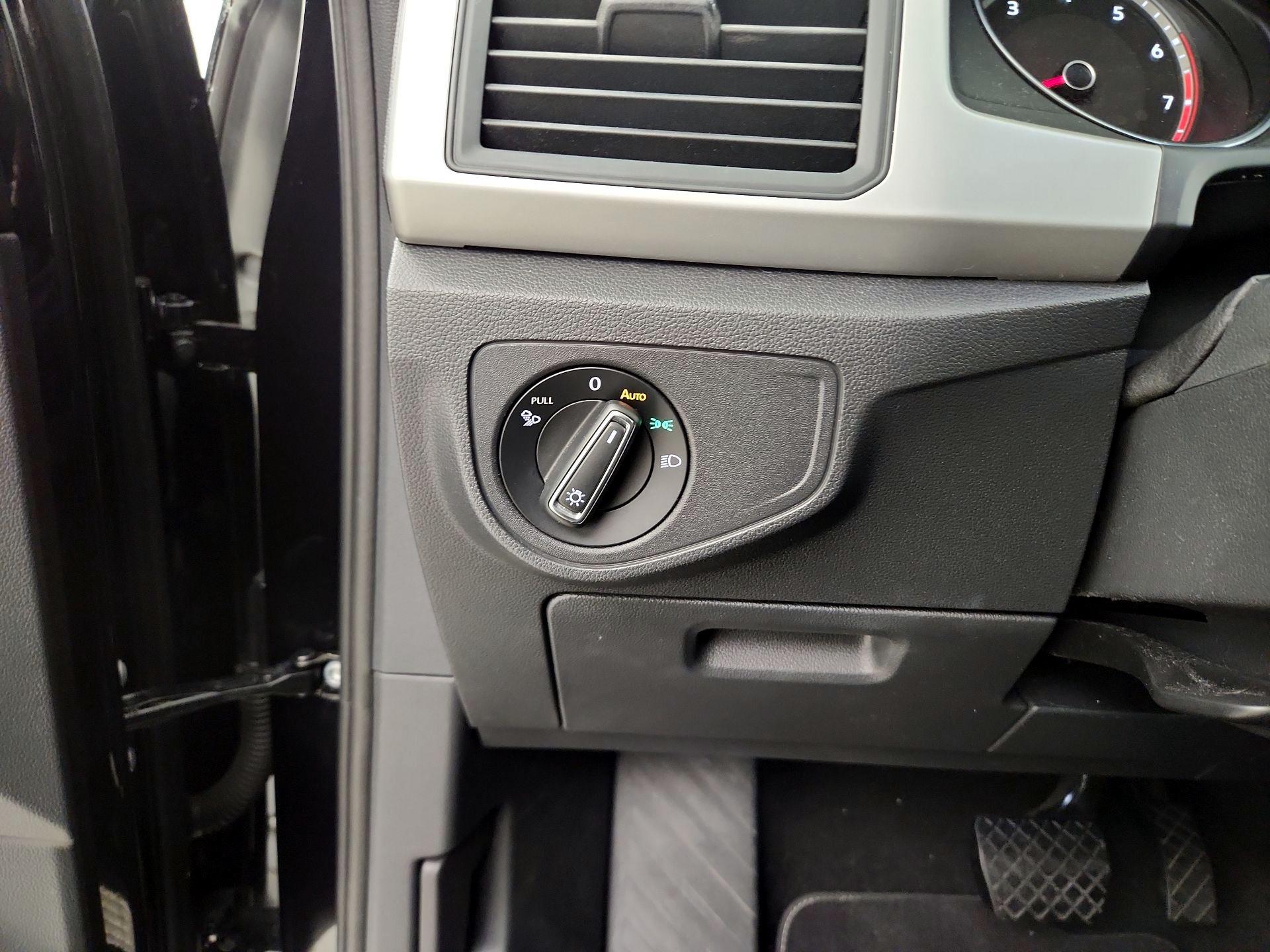 Thumbnail: 2021 Volkswagen Atlas - 11