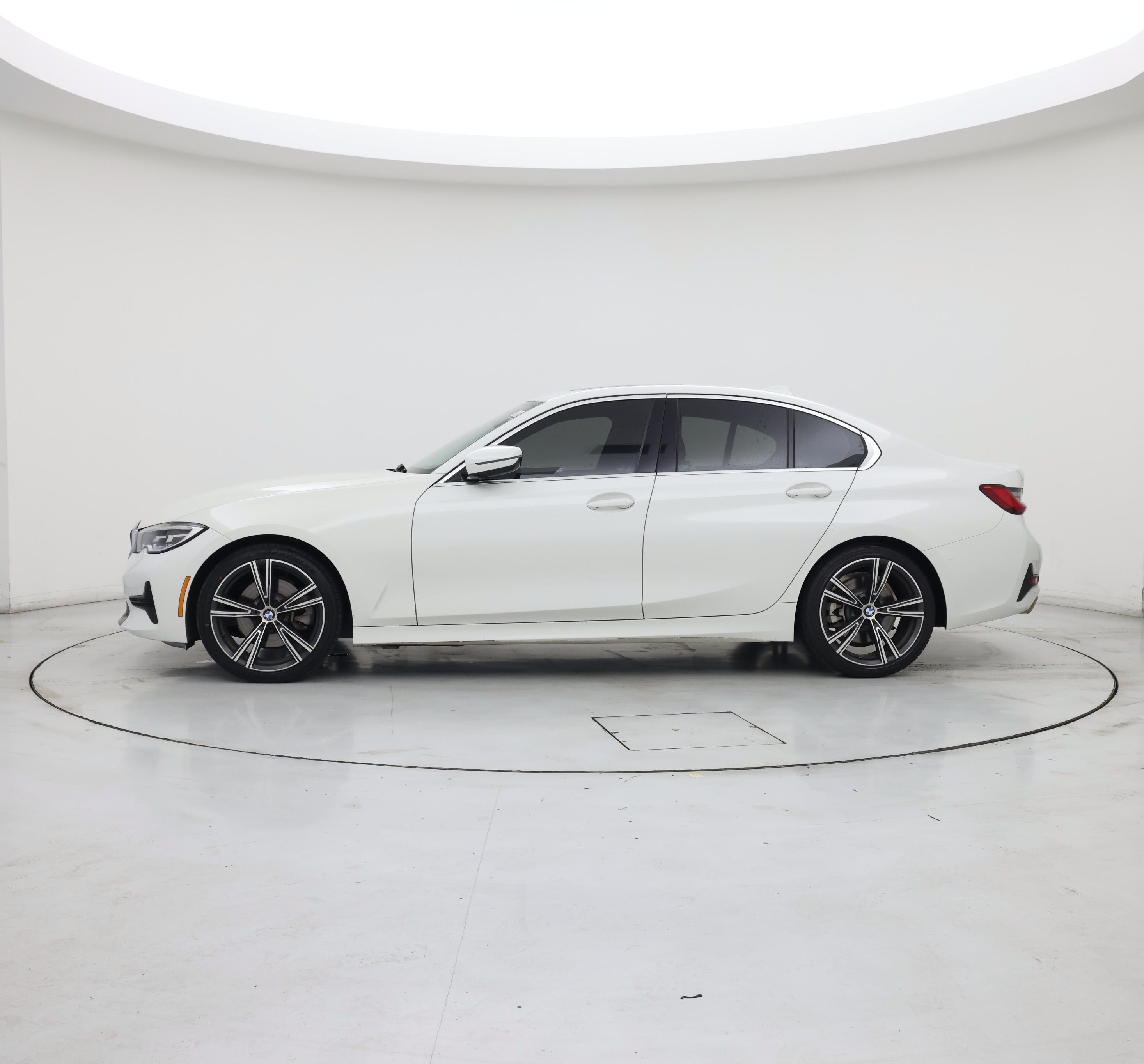 Thumbnail: 2021 BMW 3 Series - 3