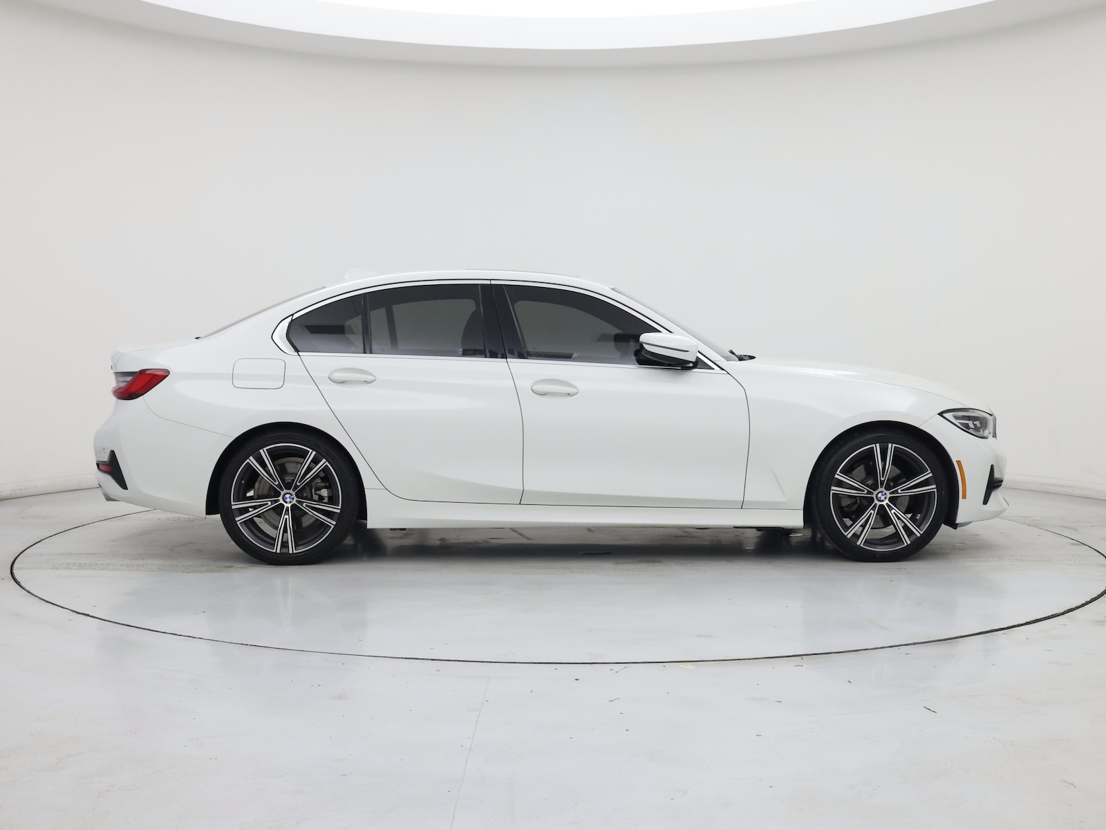 2021 BMW 3 Series 330i - Photo 8