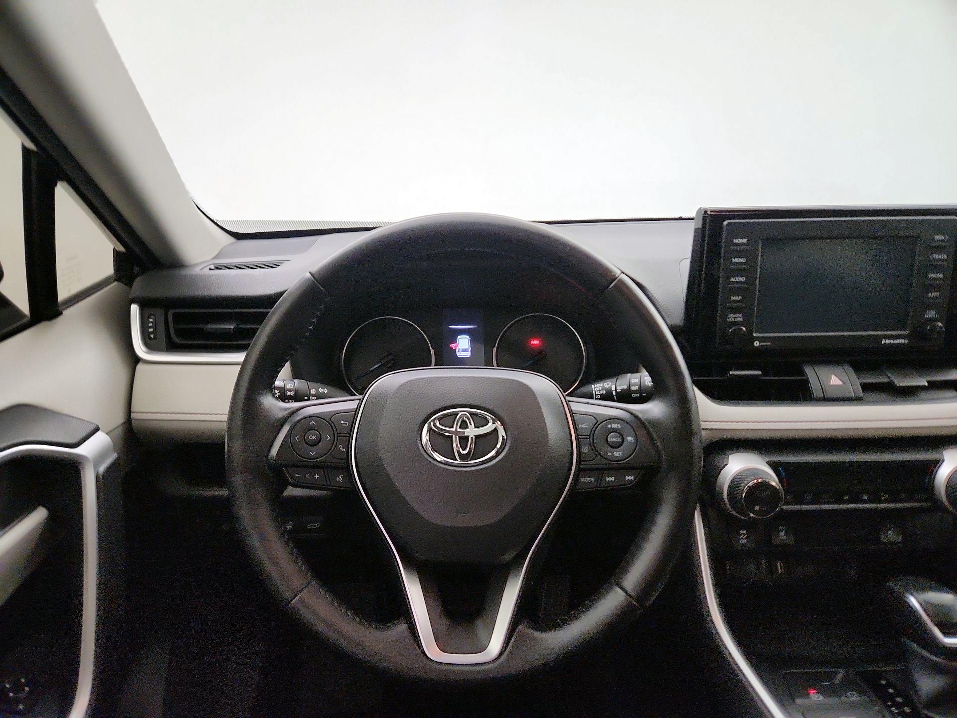 Thumbnail: 2021 Toyota RAV4 - 10