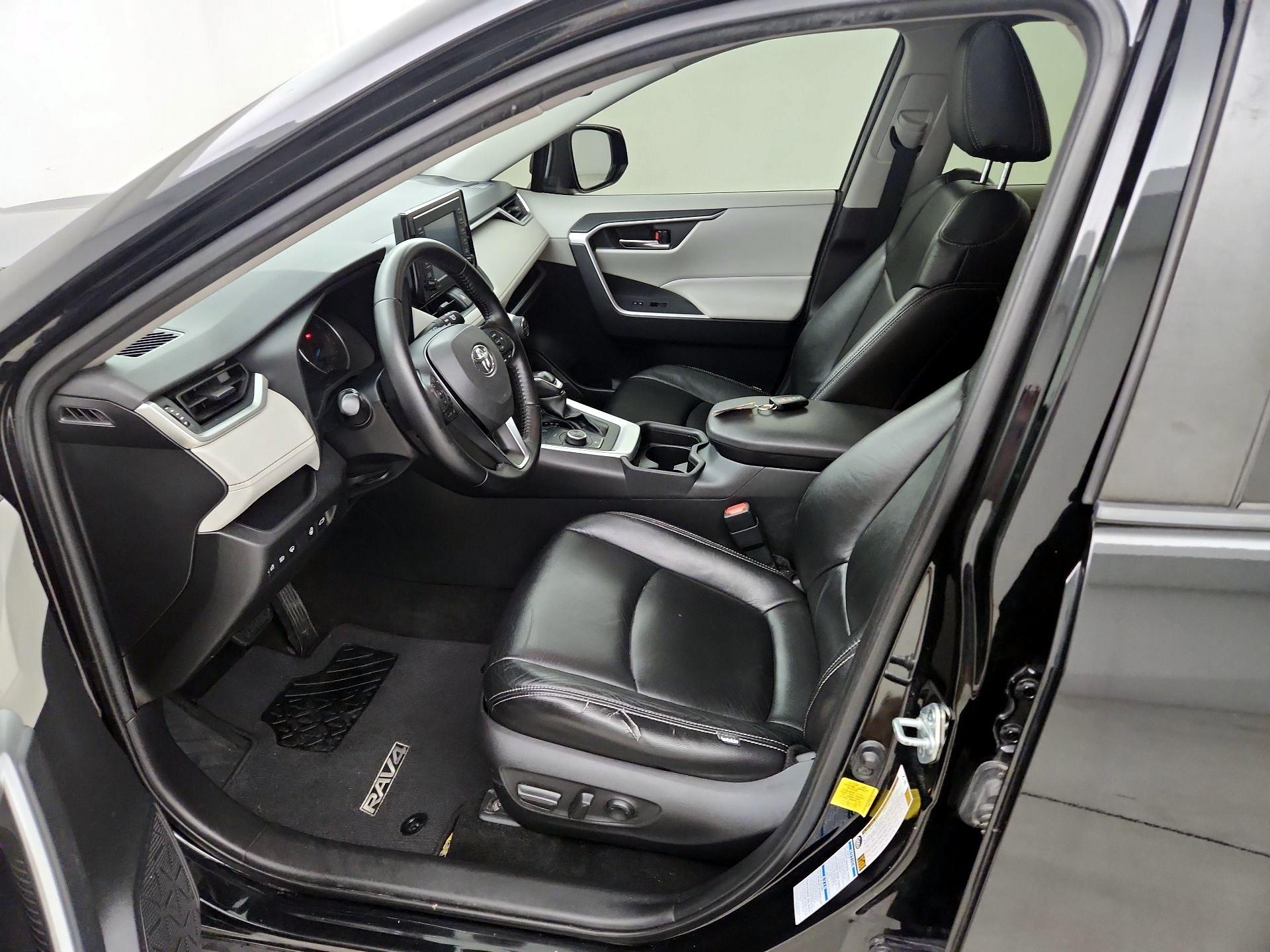 Thumbnail: 2021 Toyota RAV4 - 11