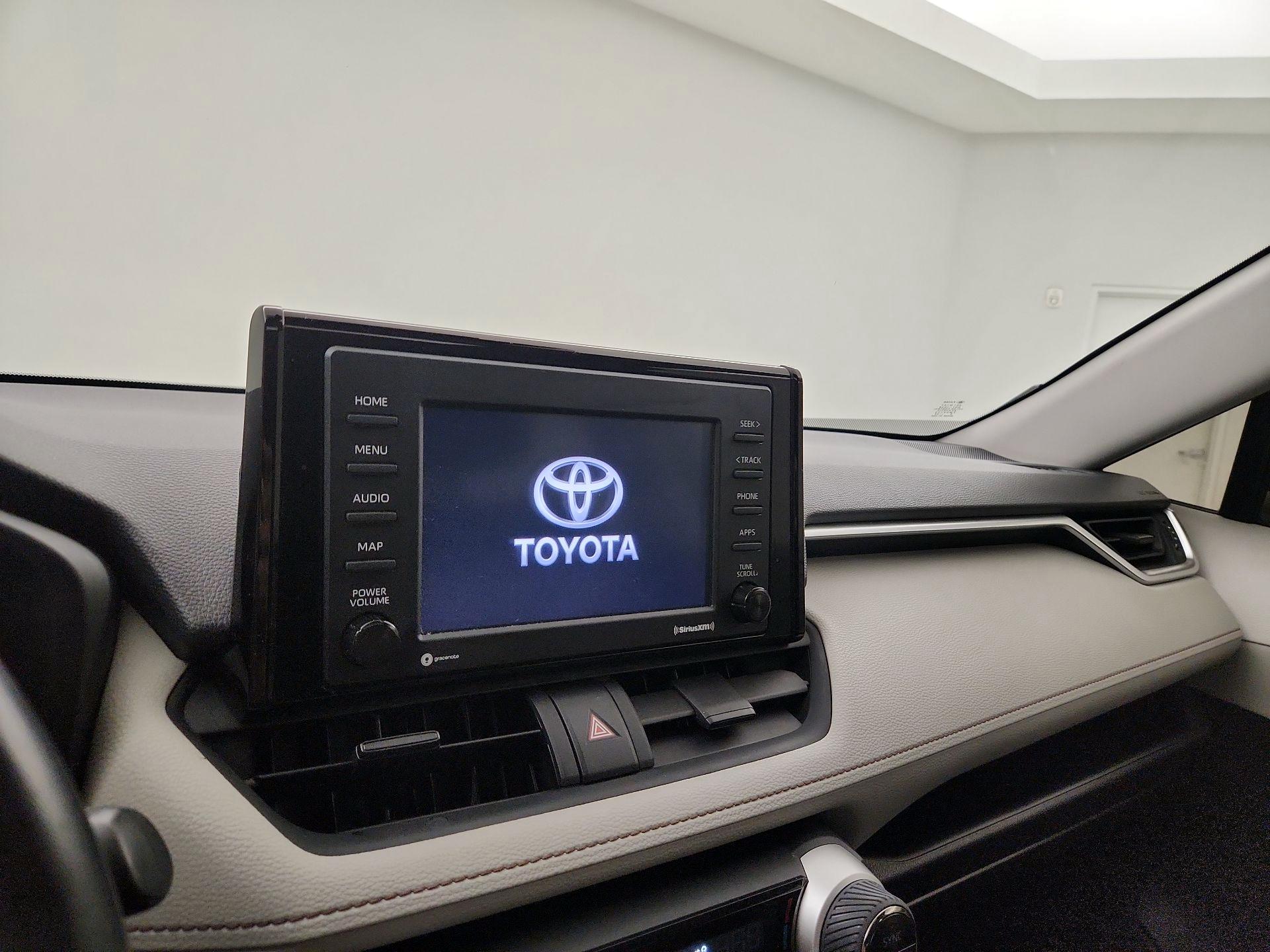 Thumbnail: 2021 Toyota RAV4 - 15