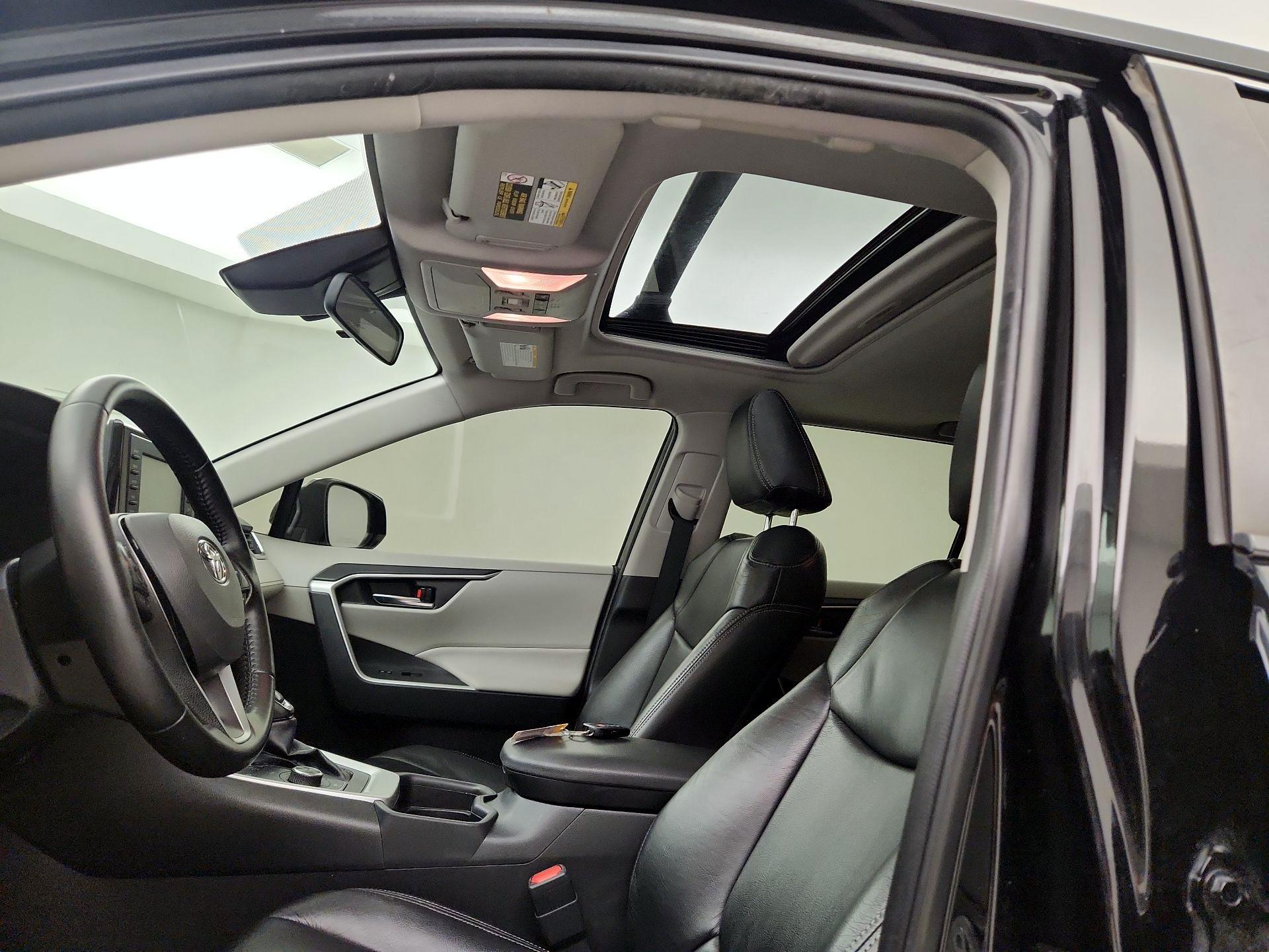 Thumbnail: 2021 Toyota RAV4 - 19