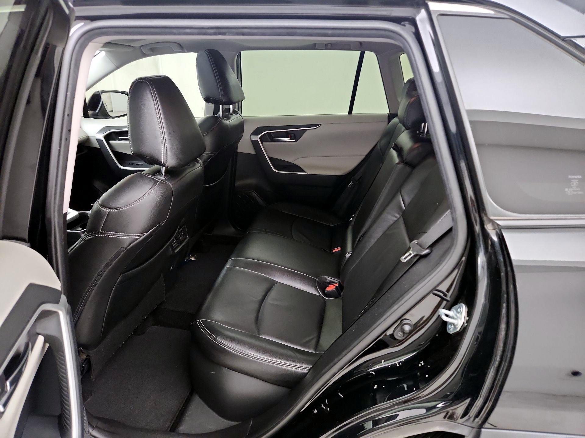 Thumbnail: 2021 Toyota RAV4 - 20