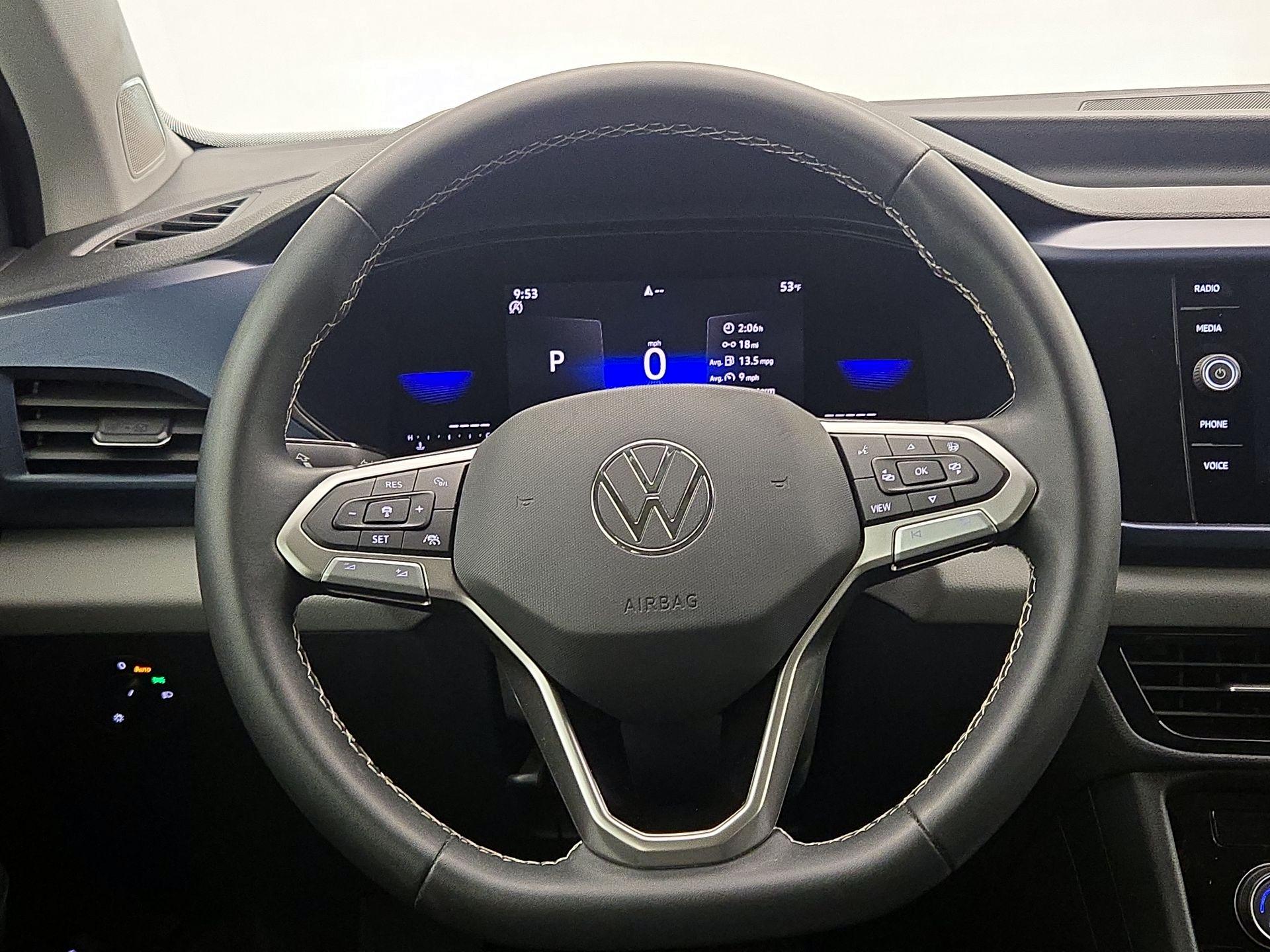 Thumbnail: 2023 Volkswagen Taos - 10