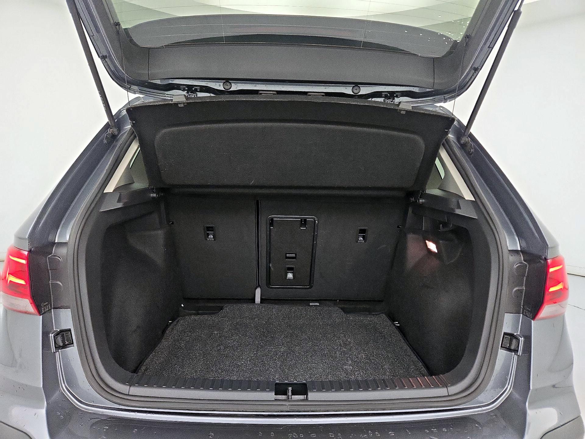 Thumbnail: 2023 Volkswagen Taos - 20