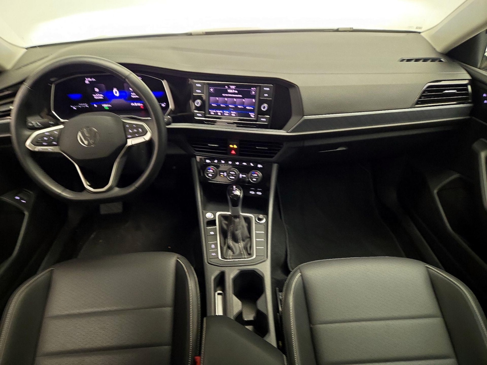 2024 Volkswagen Jetta SE - Photo 10