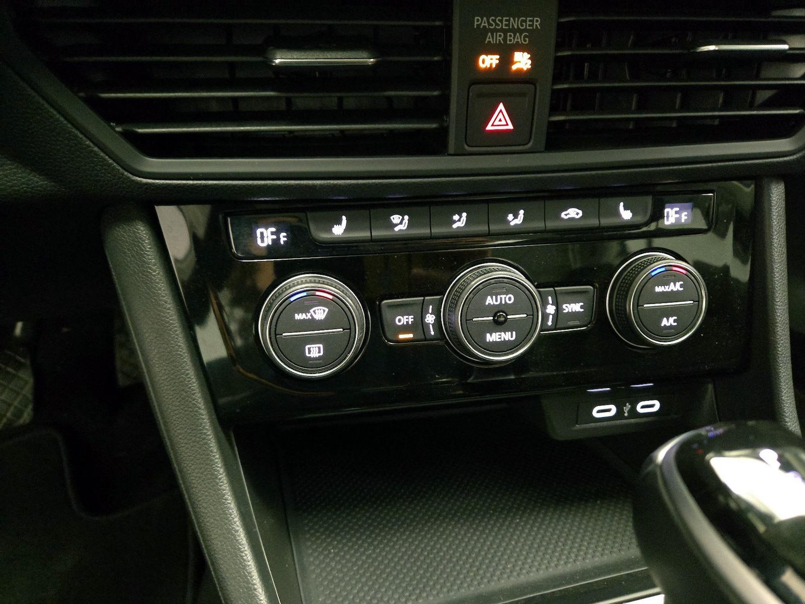 2024 Volkswagen Jetta SE - Photo 17