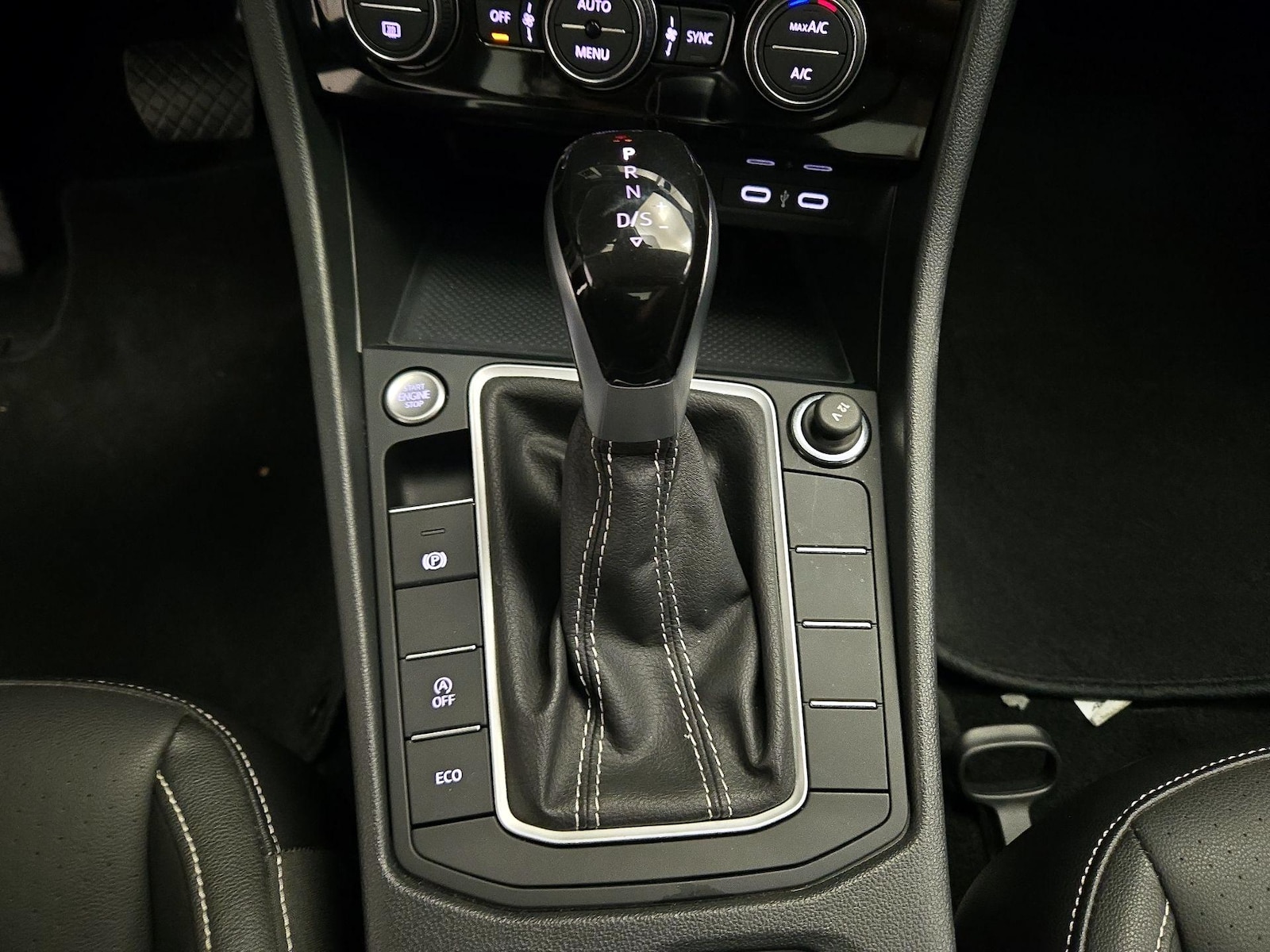 2024 Volkswagen Jetta SE - Photo 18
