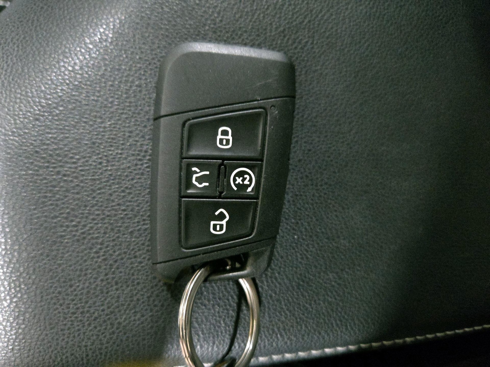 2024 Volkswagen Jetta SE - Photo 23