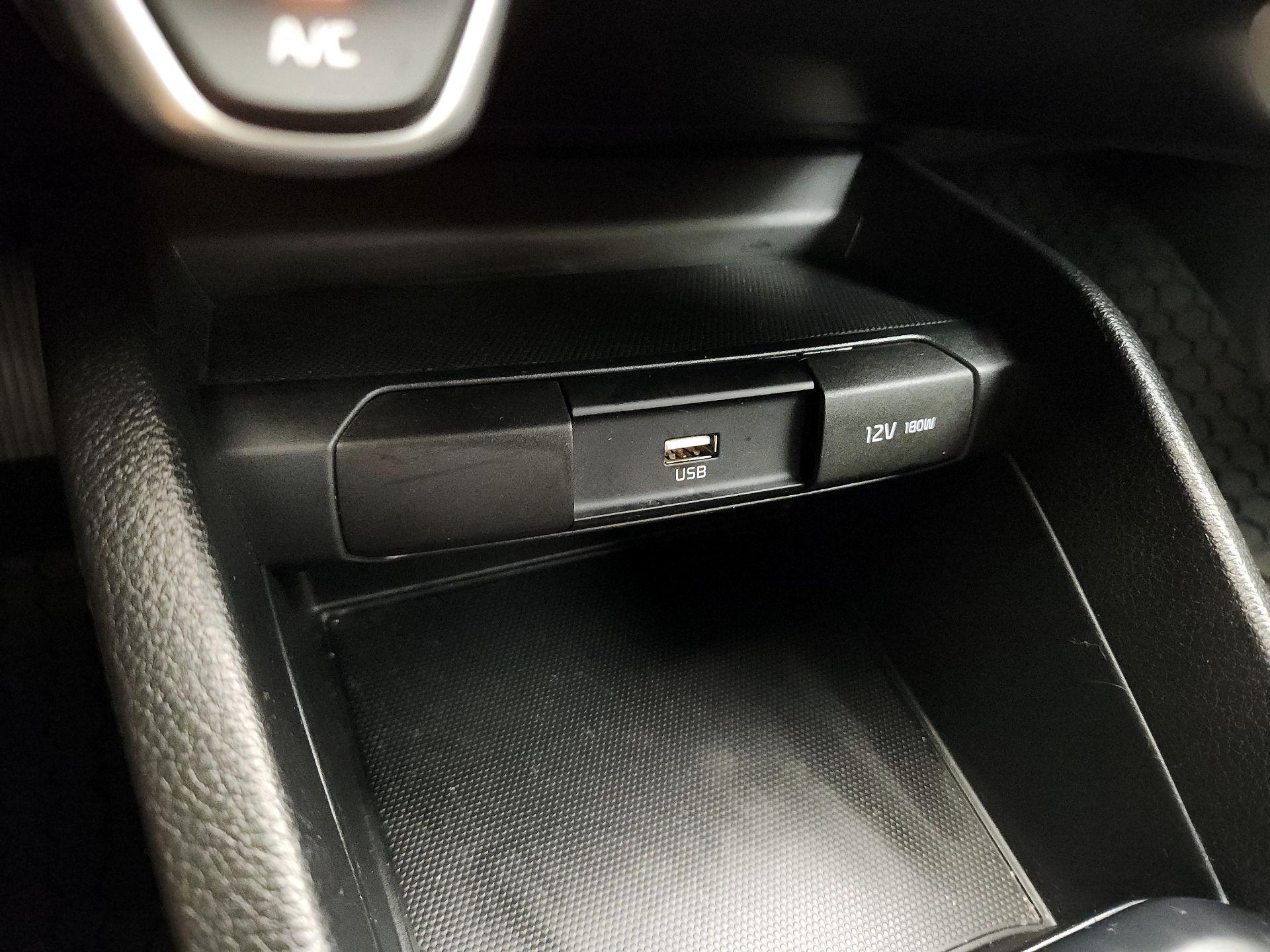 Thumbnail: 2023 Kia Rio - 15