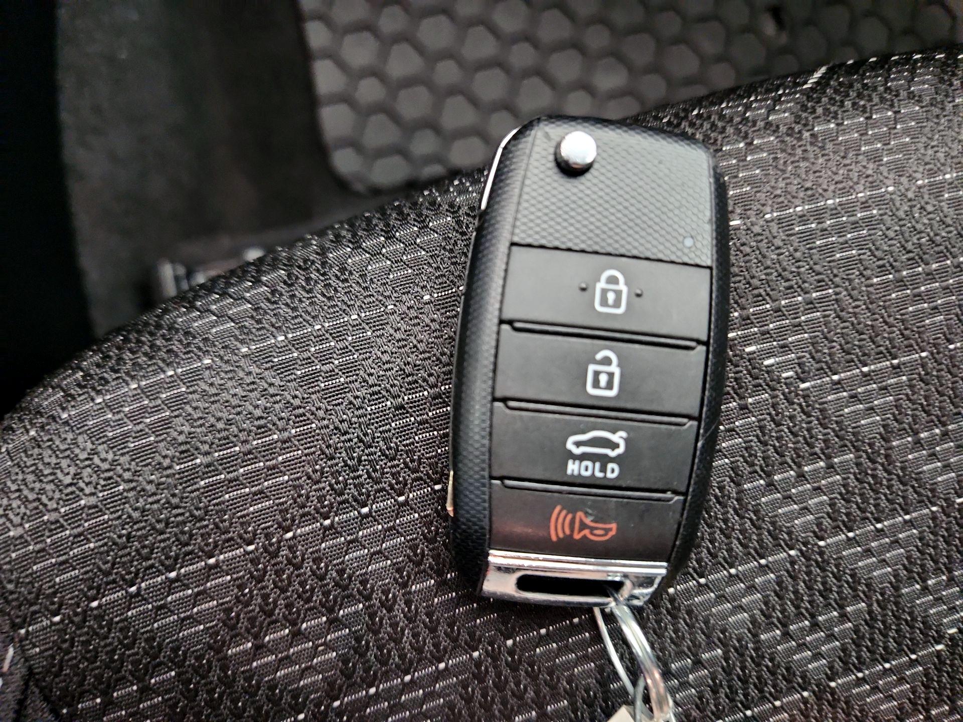 Thumbnail: 2023 Kia Rio - 19