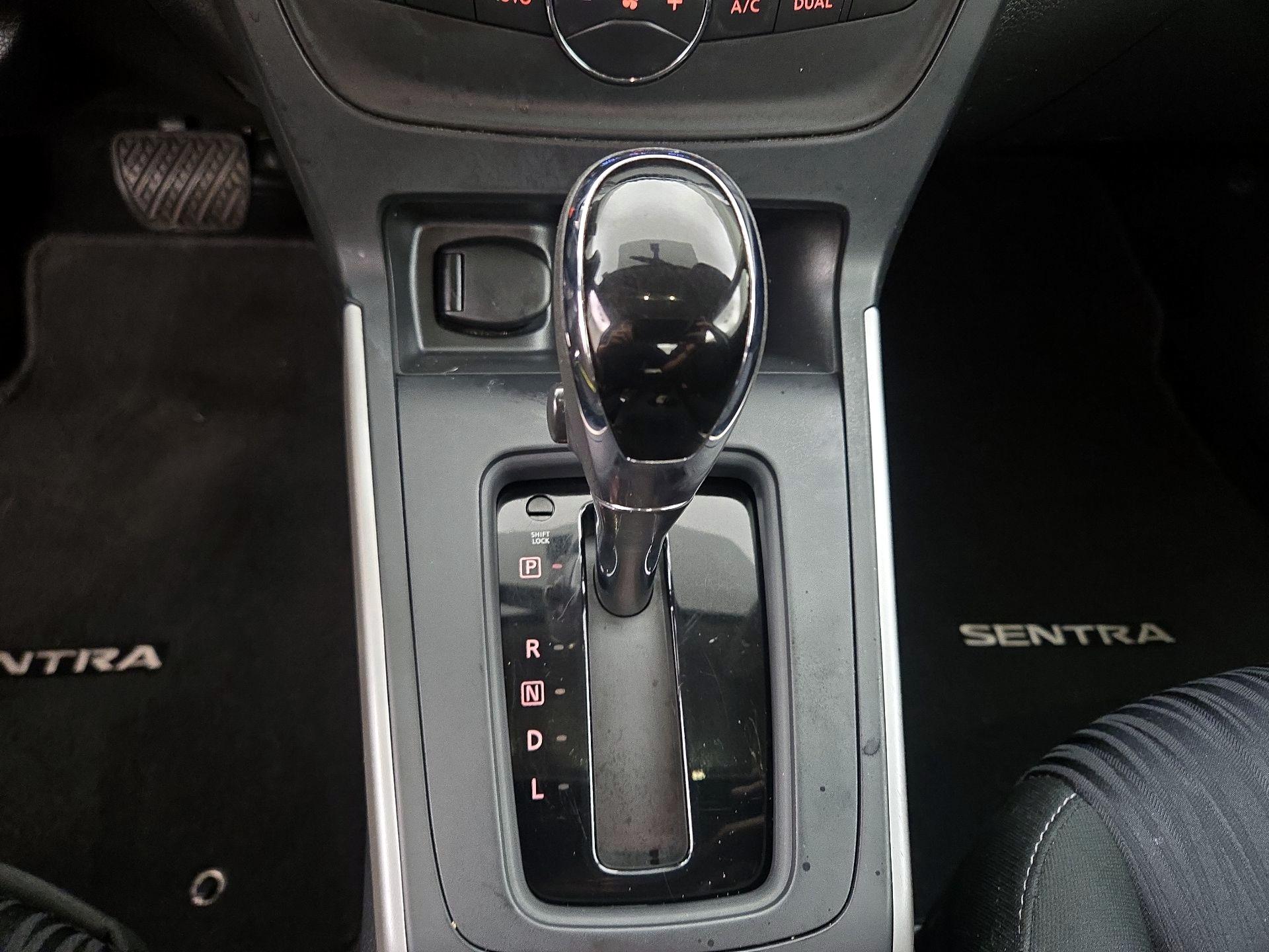 Thumbnail: 2019 Nissan Sentra - 17