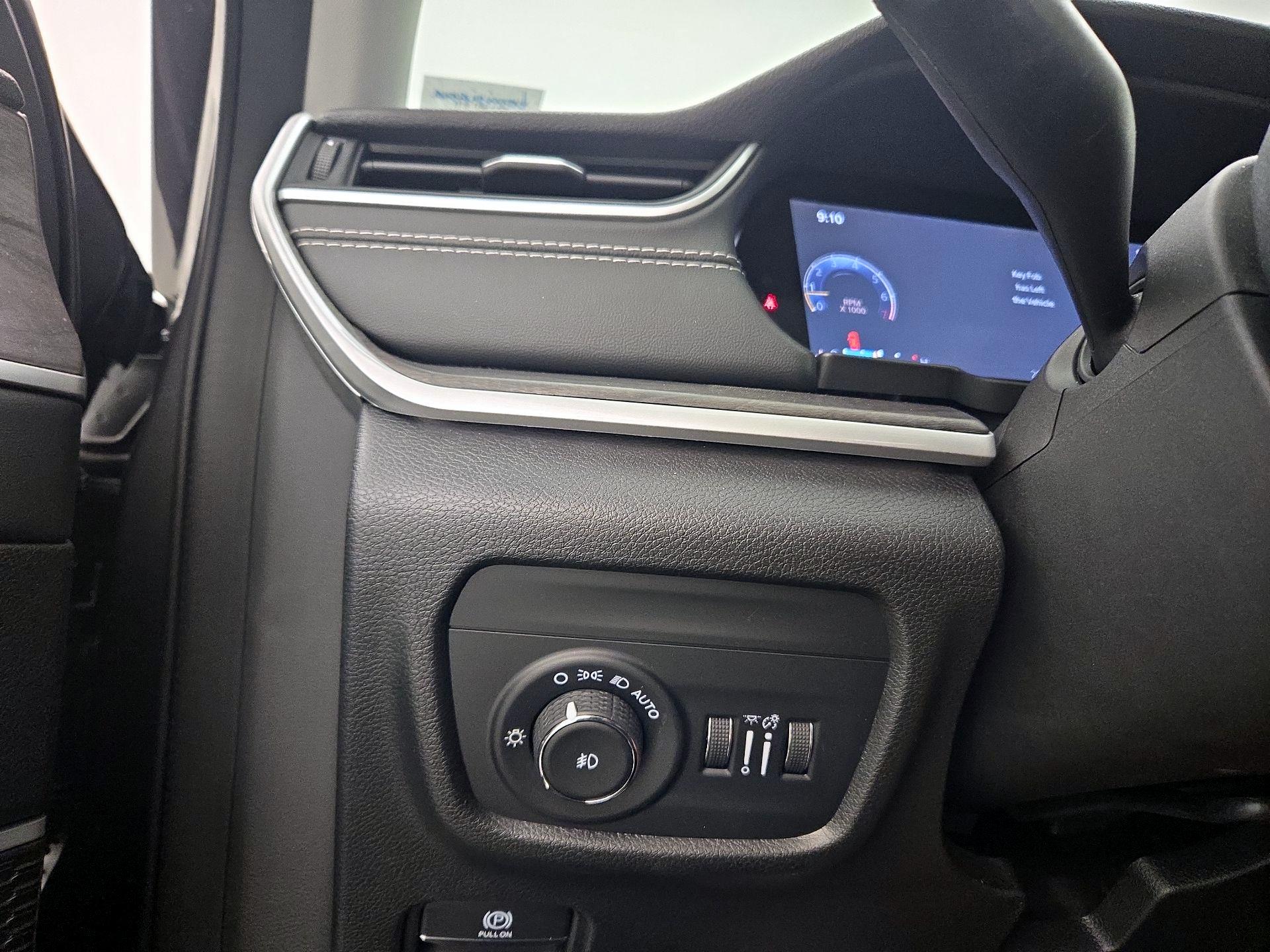 Thumbnail: 2022 Jeep Grand Cherokee - 13