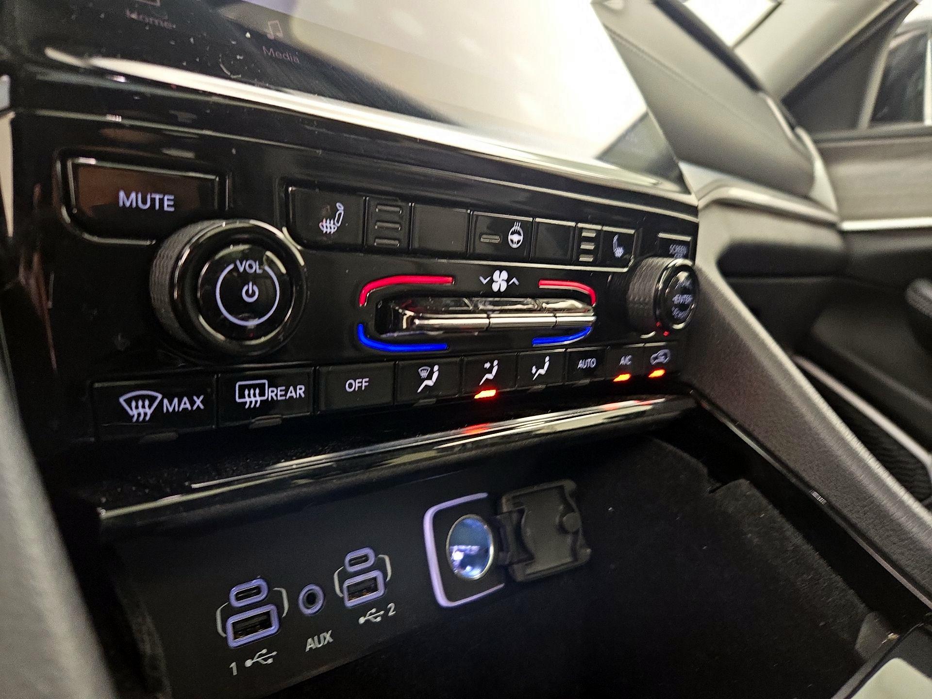 Thumbnail: 2022 Jeep Grand Cherokee - 17