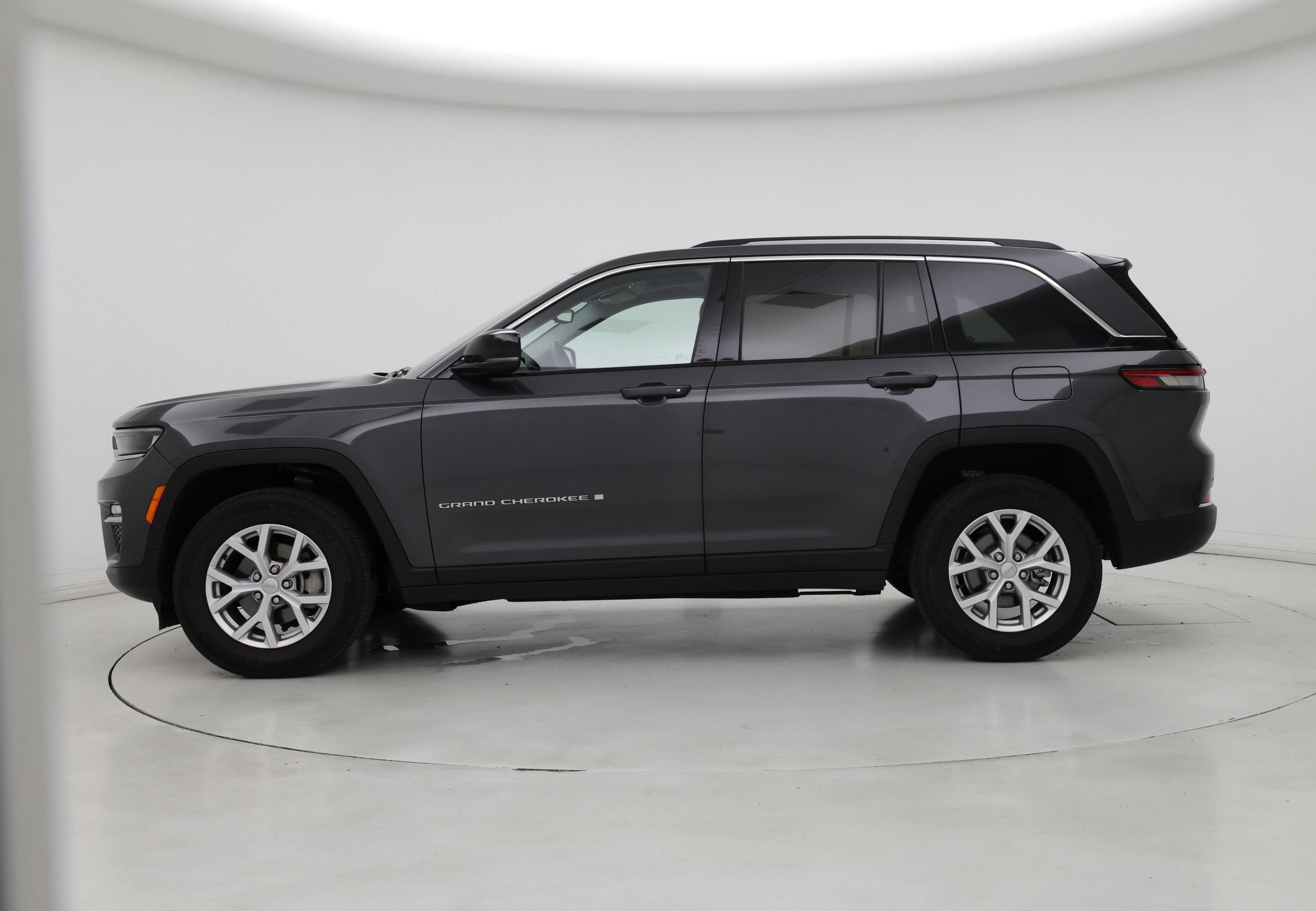 Thumbnail: 2022 Jeep Grand Cherokee - 3