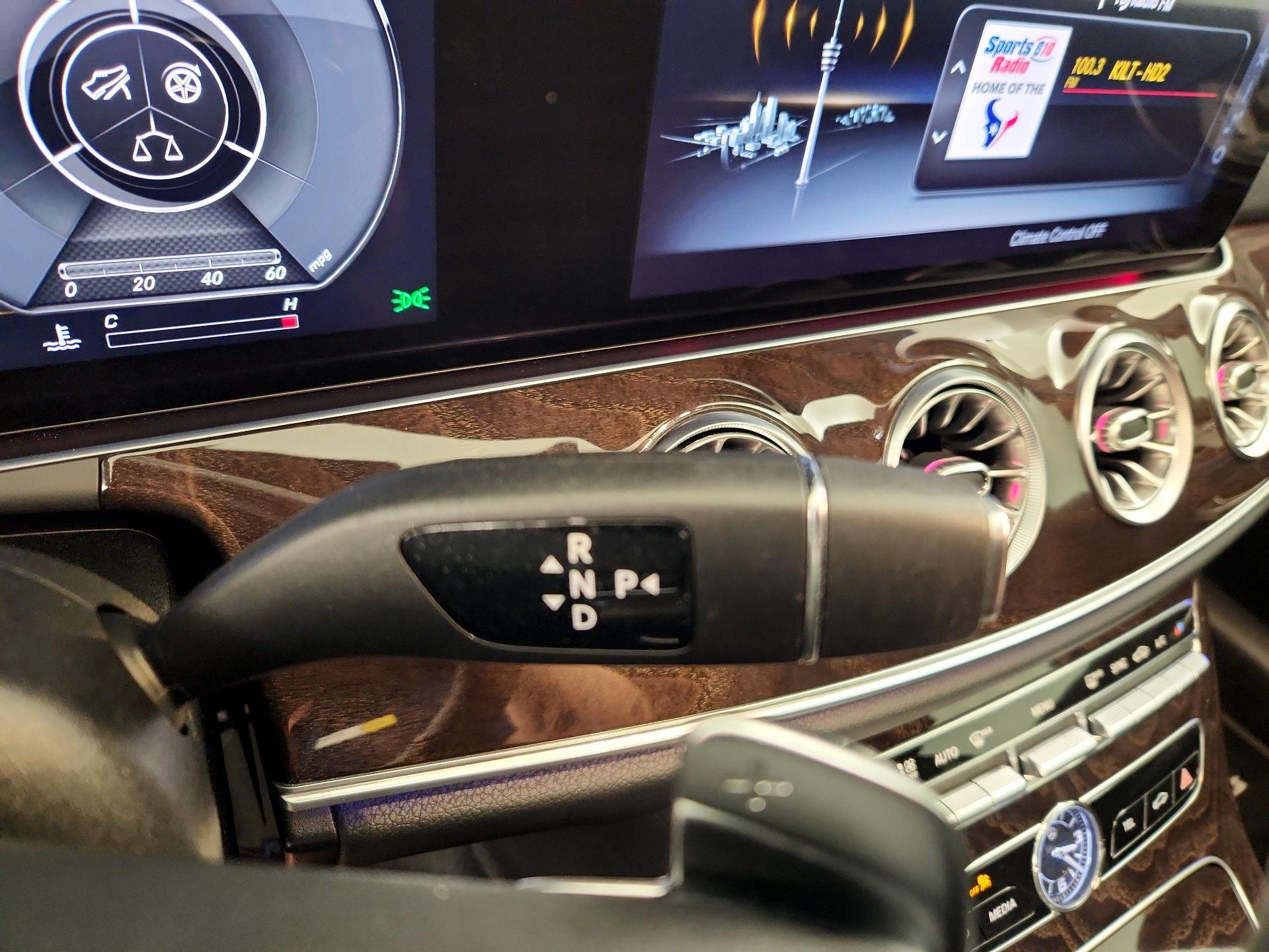 Thumbnail: 2020 Mercedes-Benz E-Class - 18