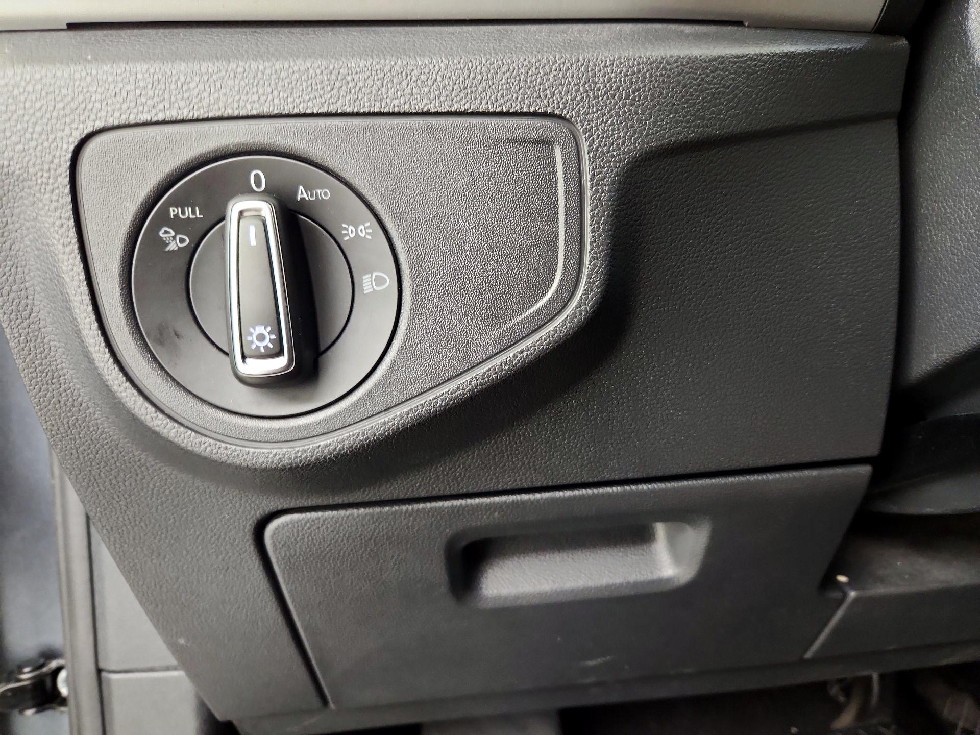 Thumbnail: 2022 Volkswagen Atlas - 13