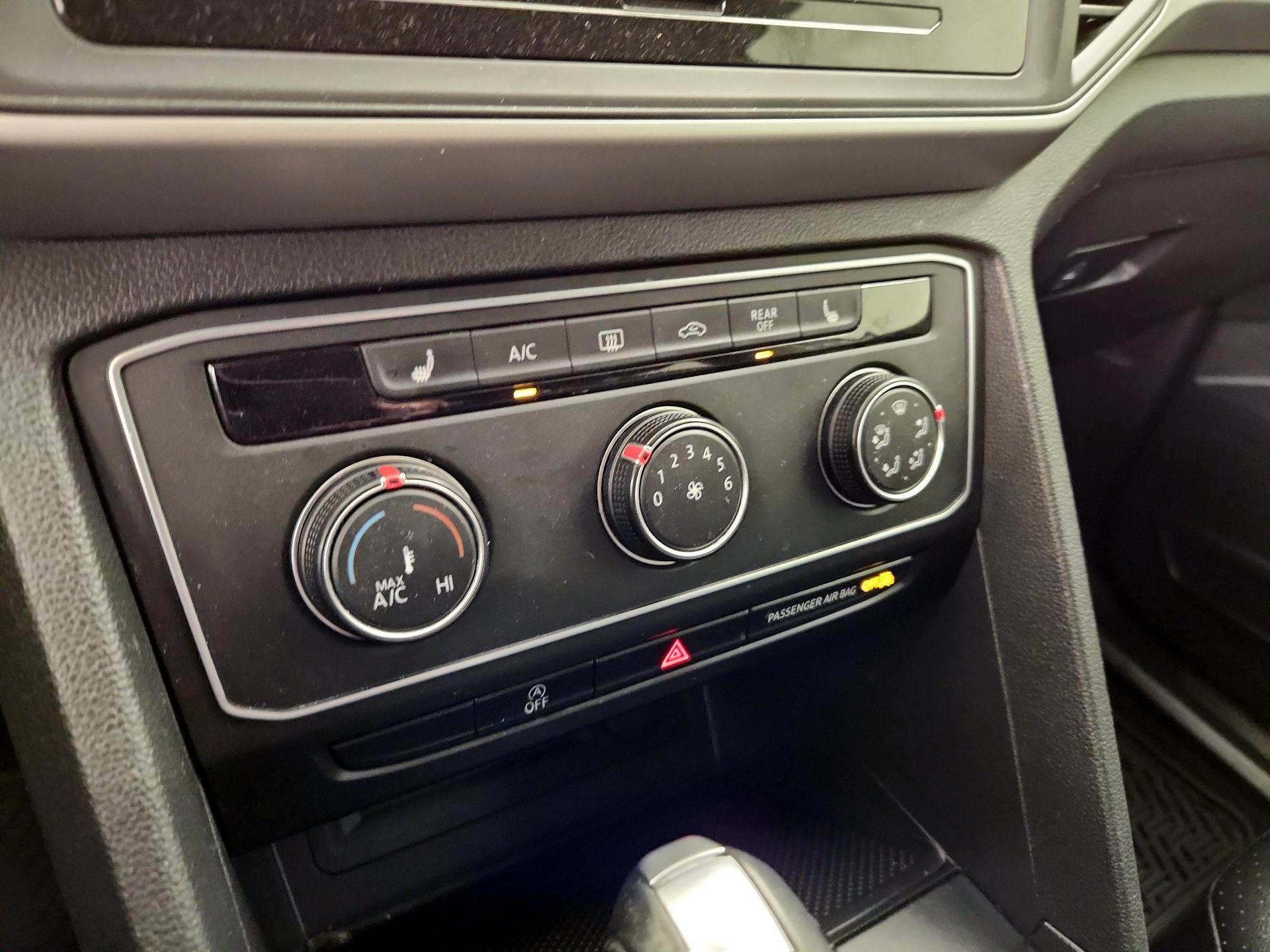 Thumbnail: 2022 Volkswagen Atlas - 16