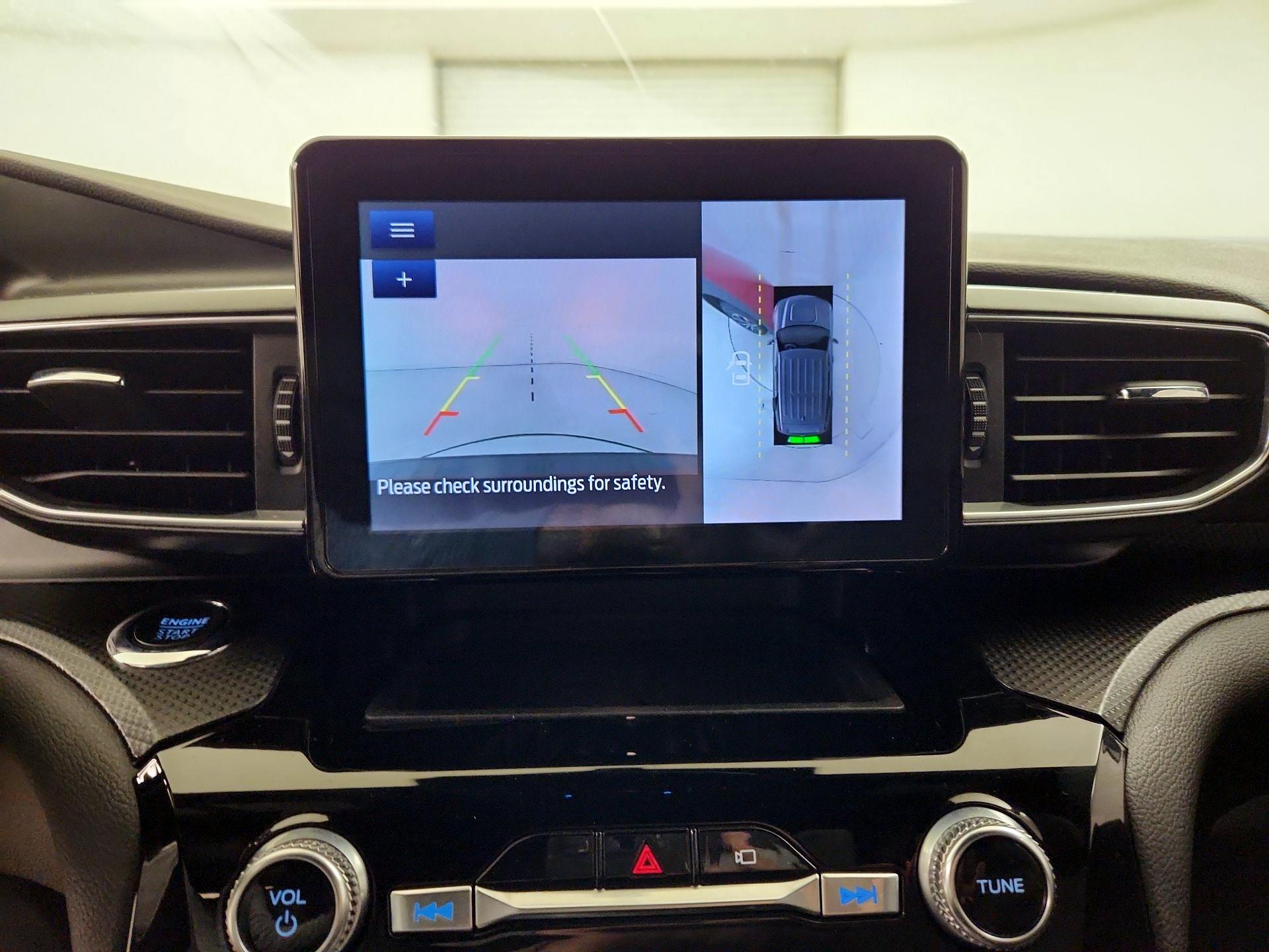 Thumbnail: 2022 Ford Explorer - 15