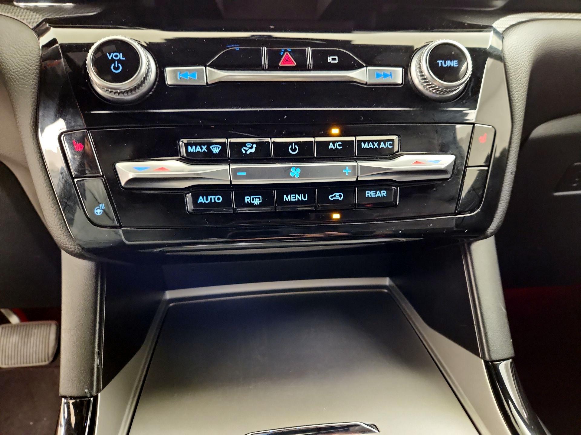 Thumbnail: 2022 Ford Explorer - 17