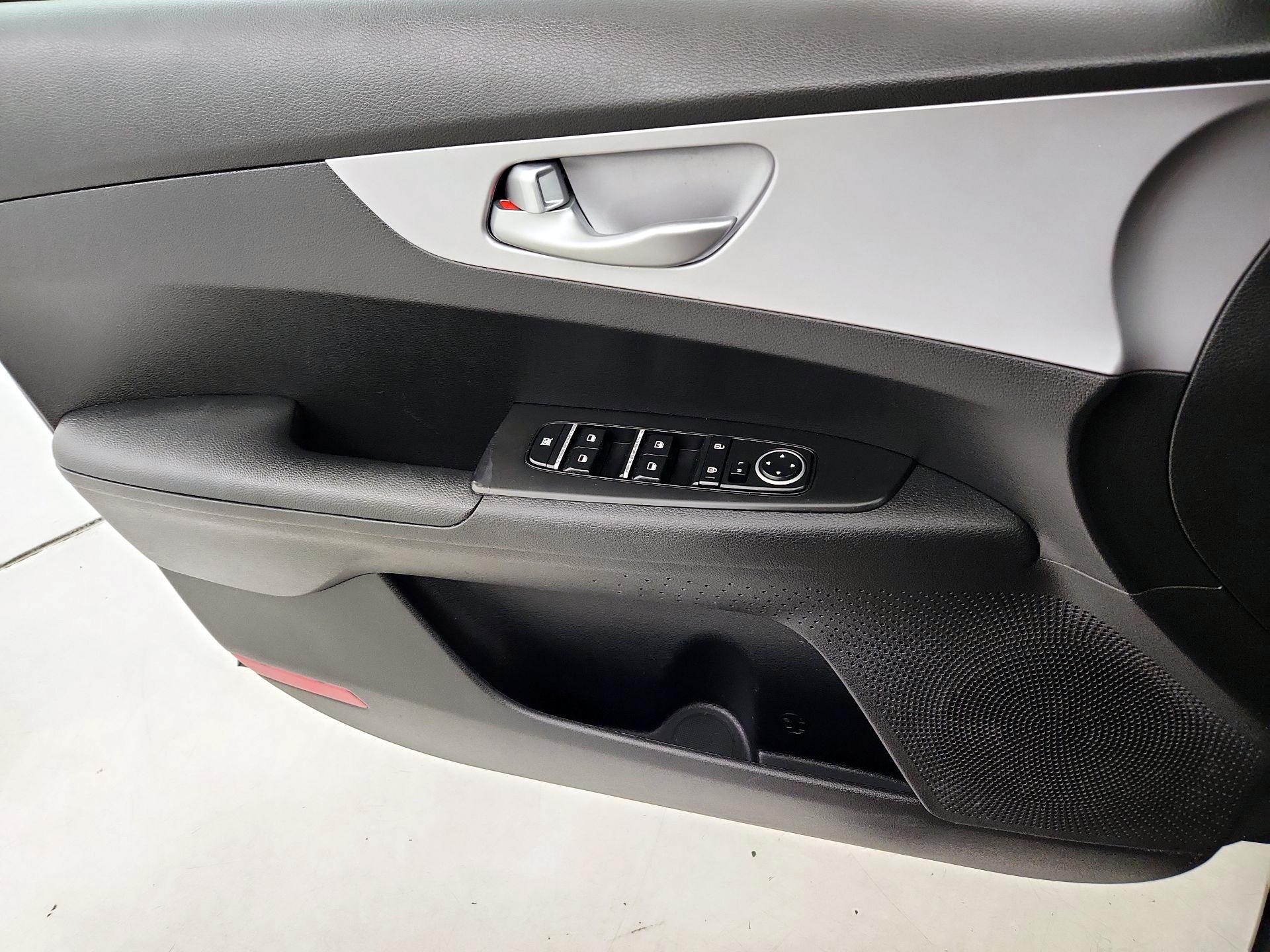 Thumbnail: 2023 Kia Forte - 12