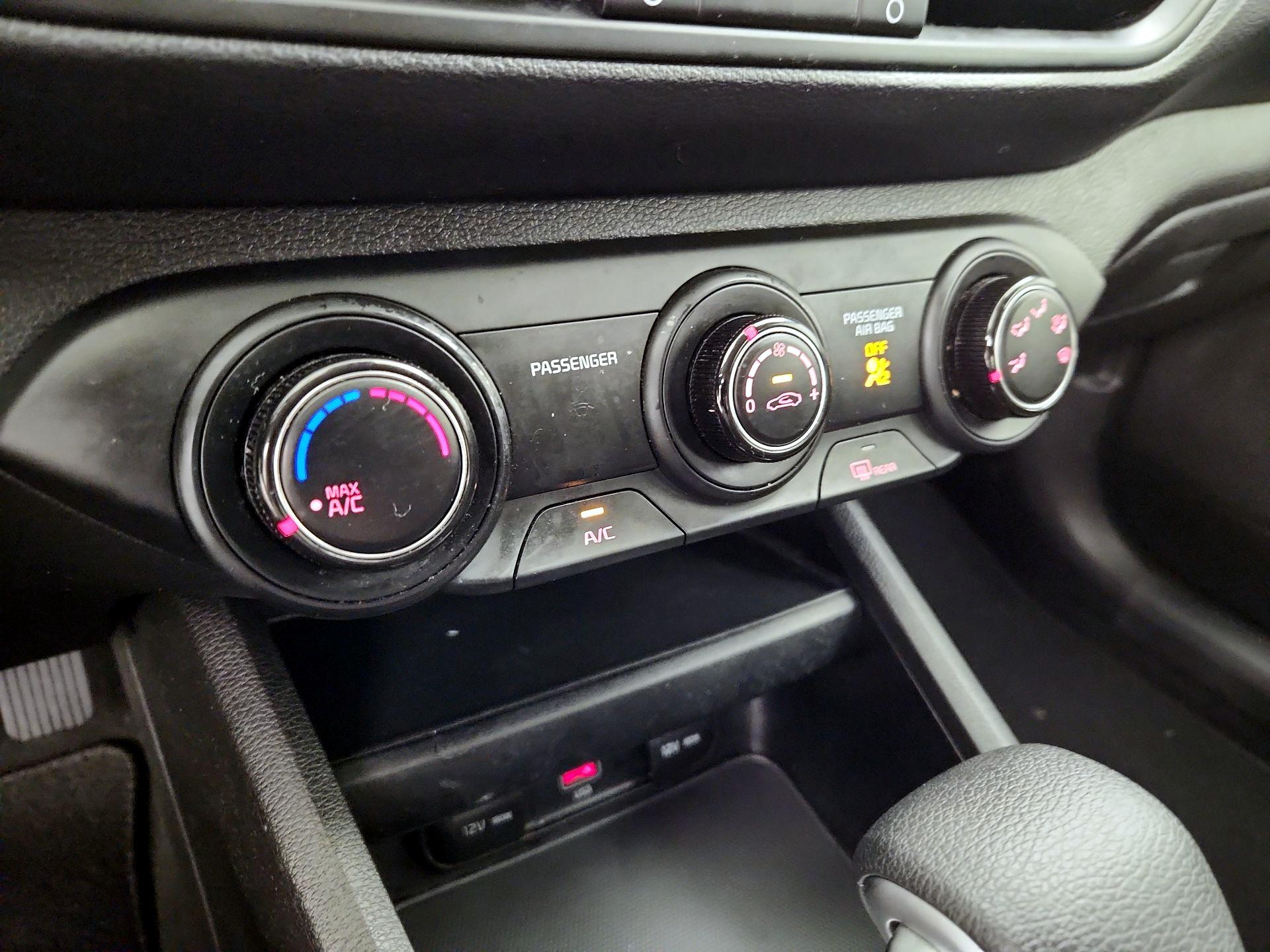 Thumbnail: 2023 Kia Forte - 16