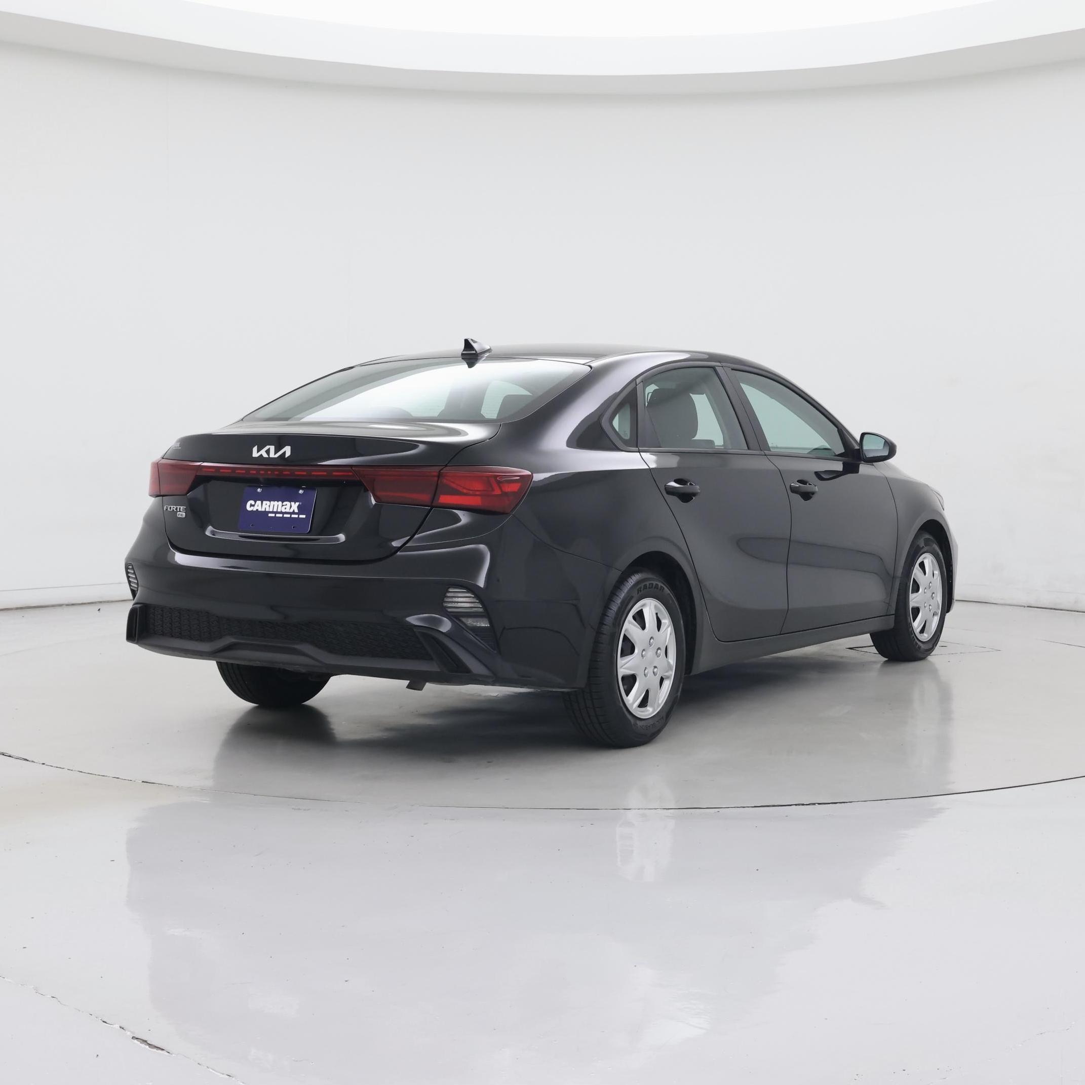 Thumbnail: 2023 Kia Forte - 8