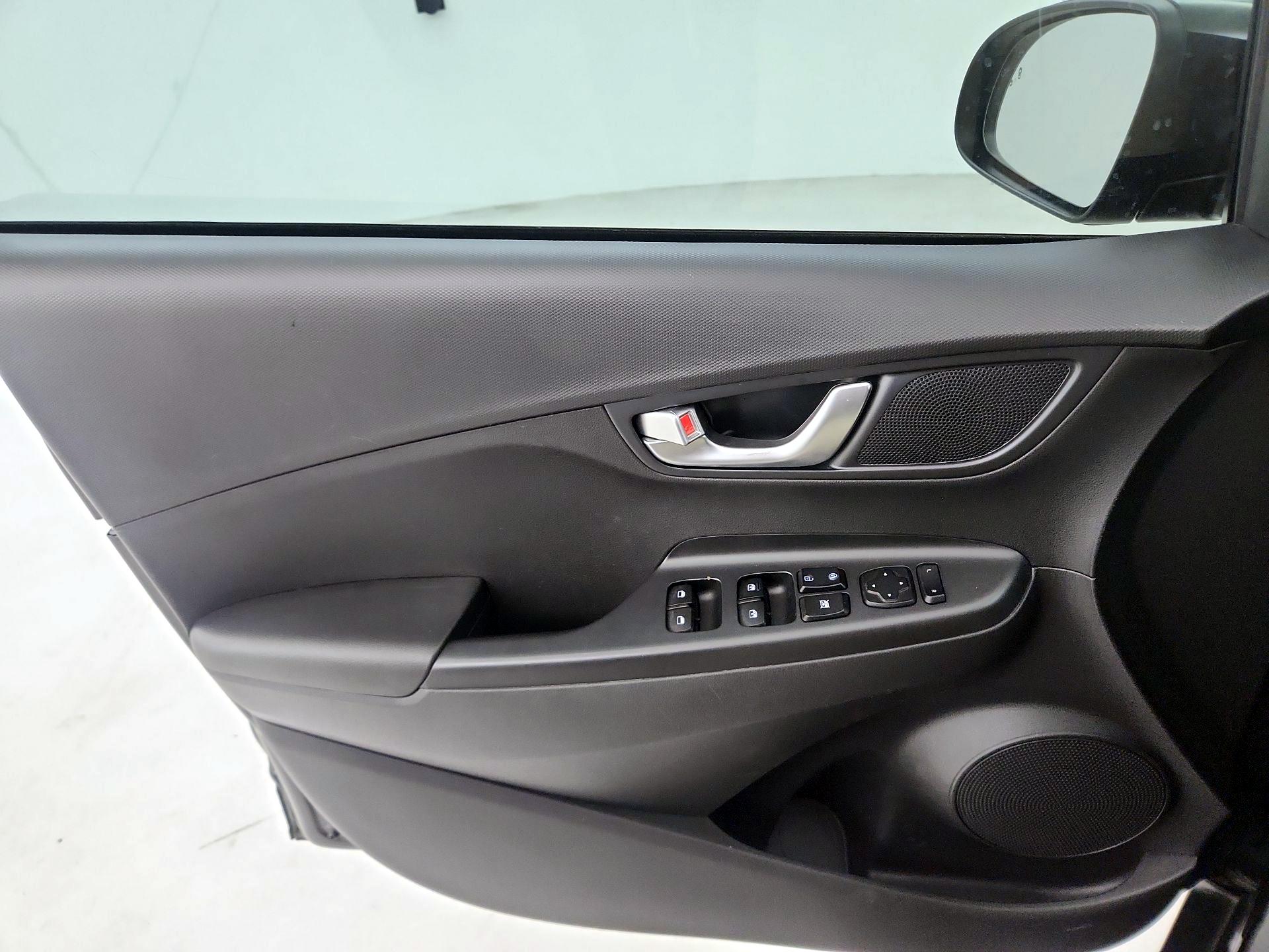 Thumbnail: 2022 Hyundai Kona - 10